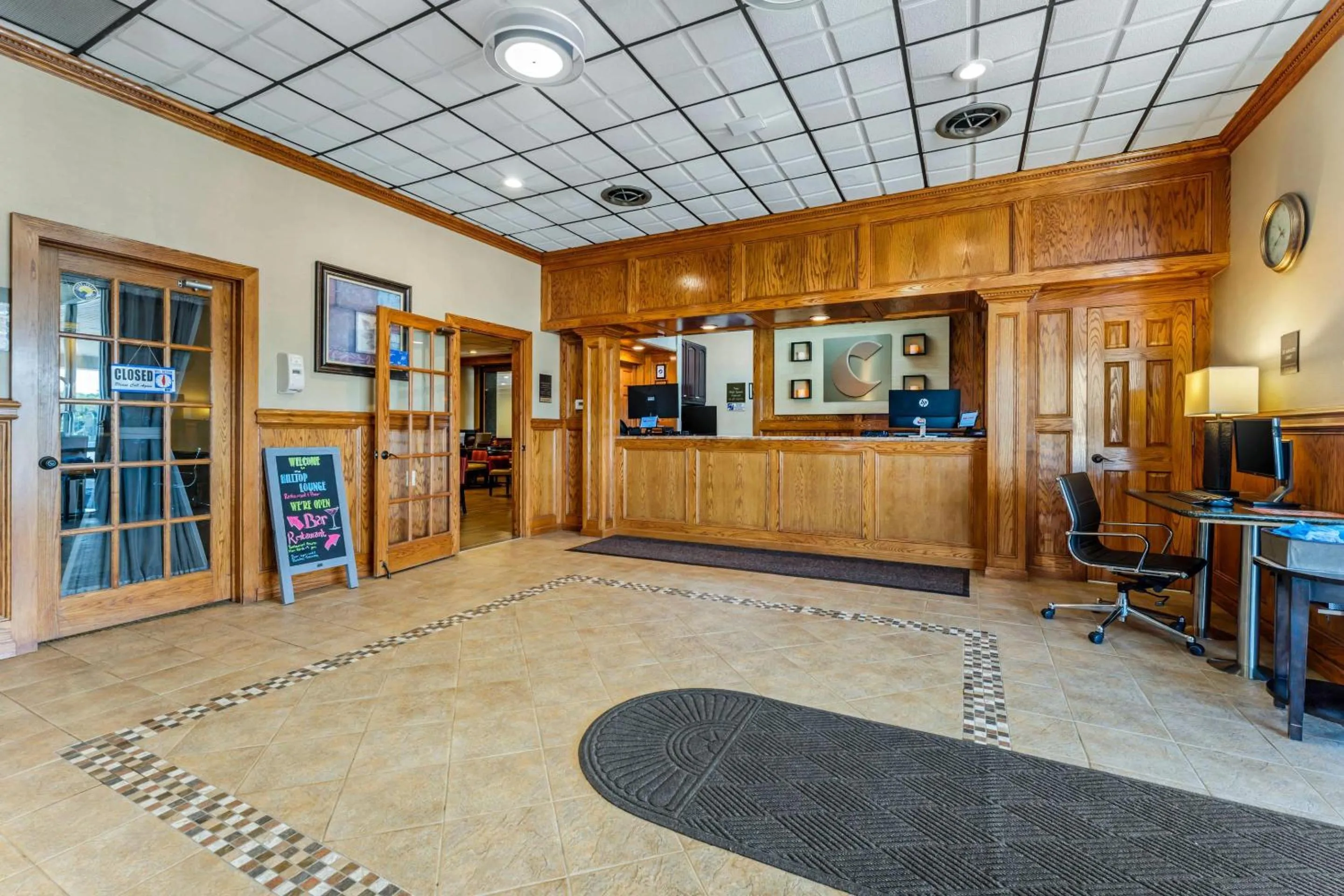 Lobby or reception in Comfort Inn & Suites Triadelphia - Wheeling