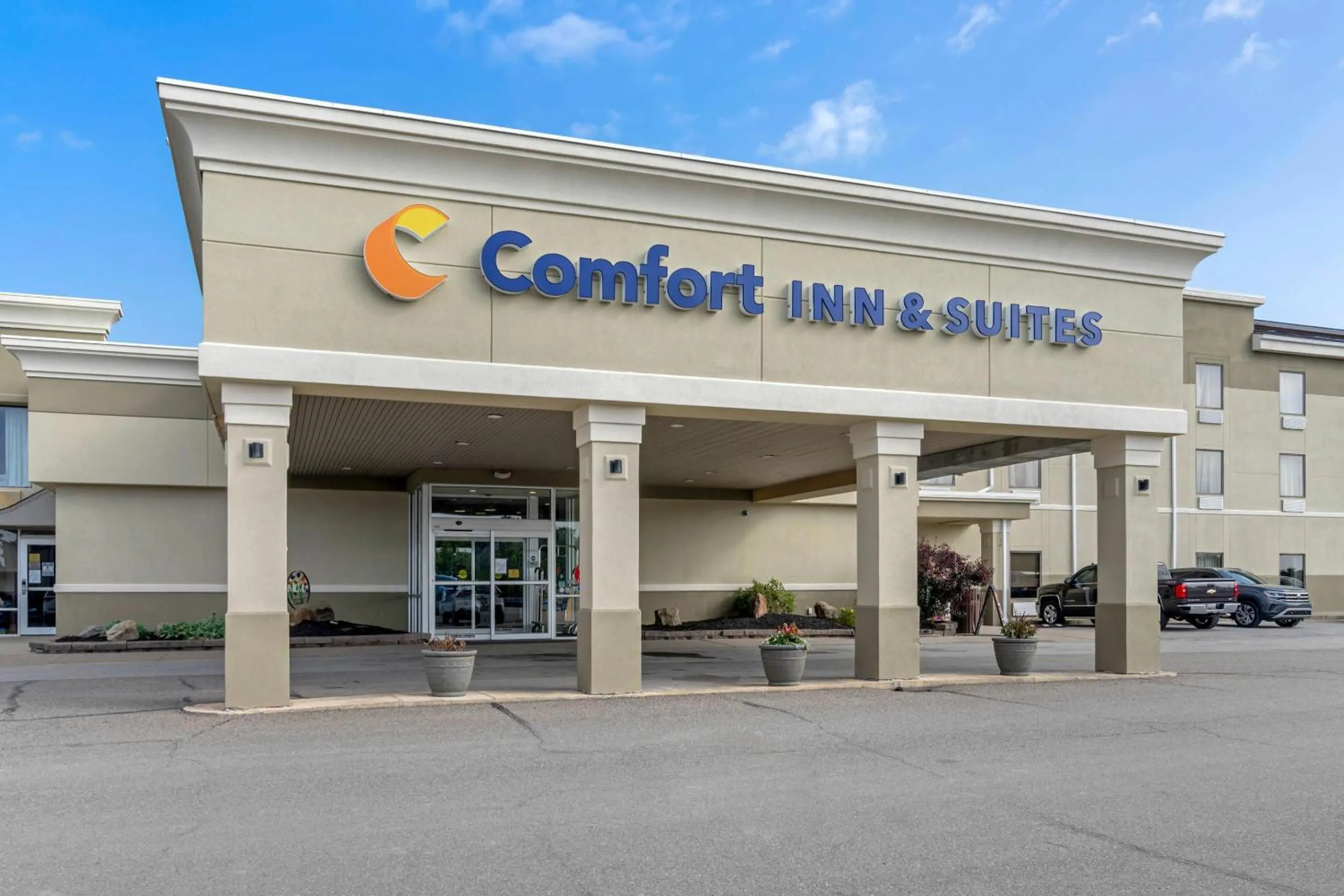 Property building in Comfort Inn & Suites Triadelphia - Wheeling