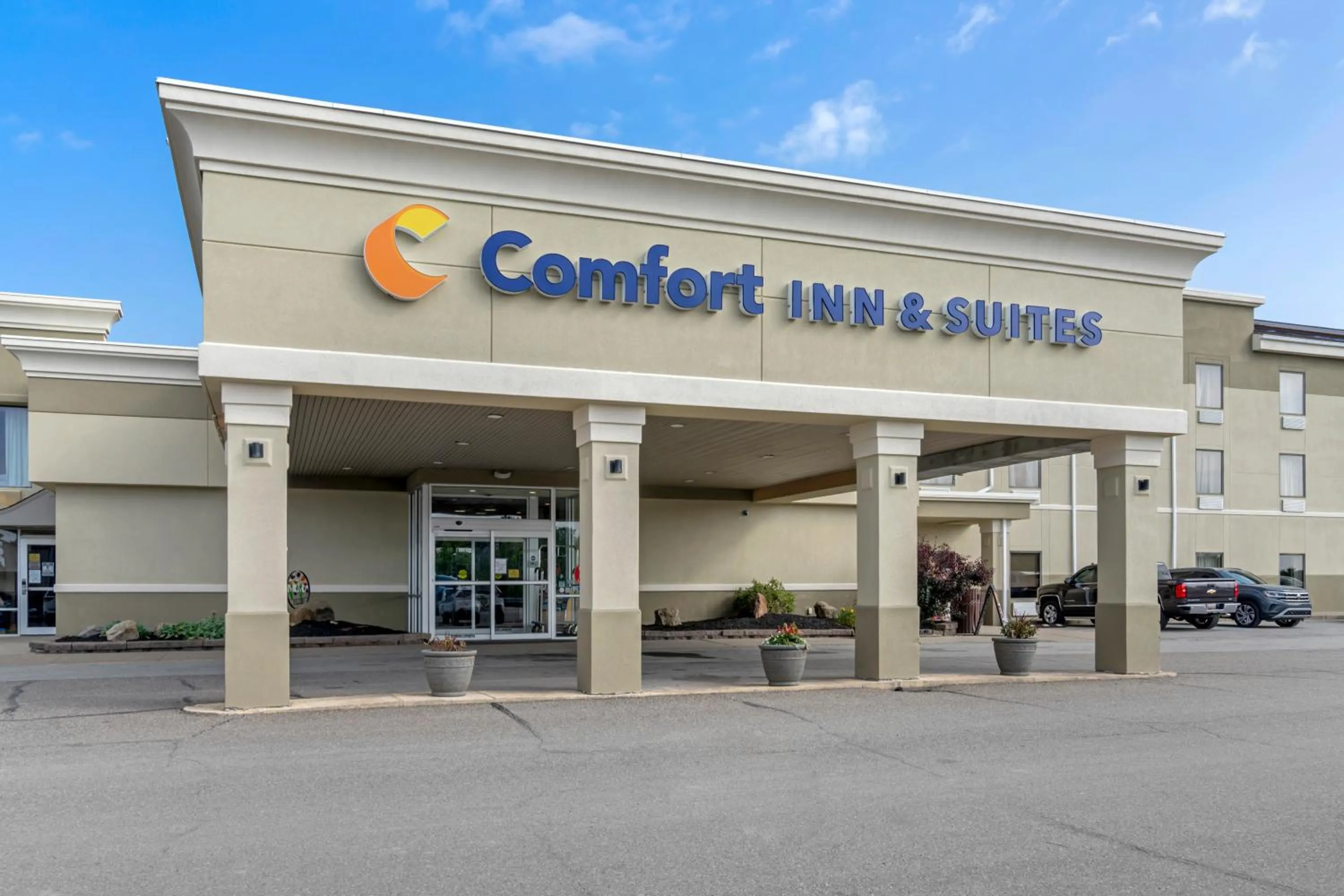Property building in Comfort Inn & Suites Triadelphia - Wheeling