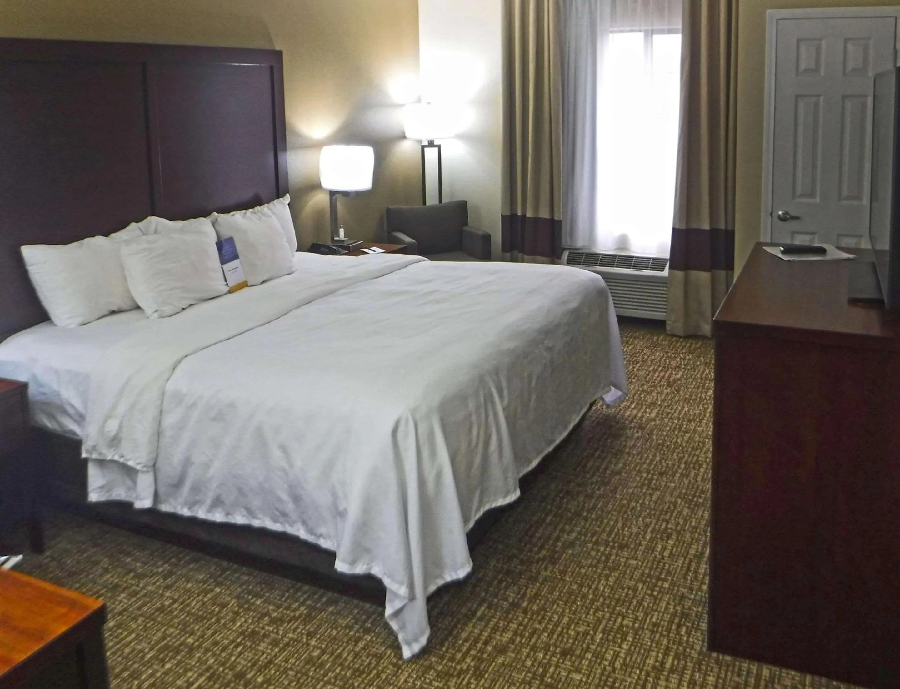 Bedroom, Bed in Comfort Inn New River