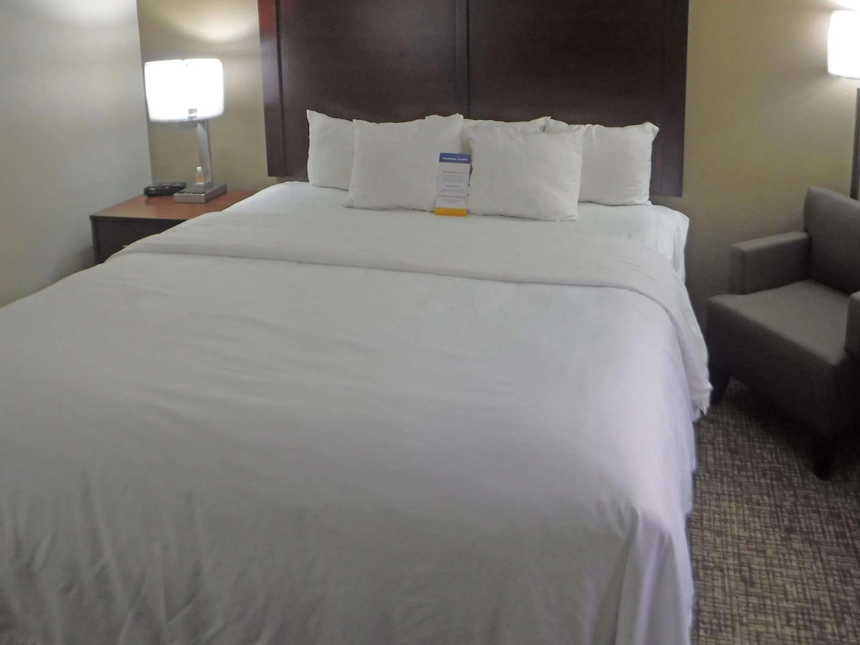 Bedroom, Bed in Comfort Inn New River