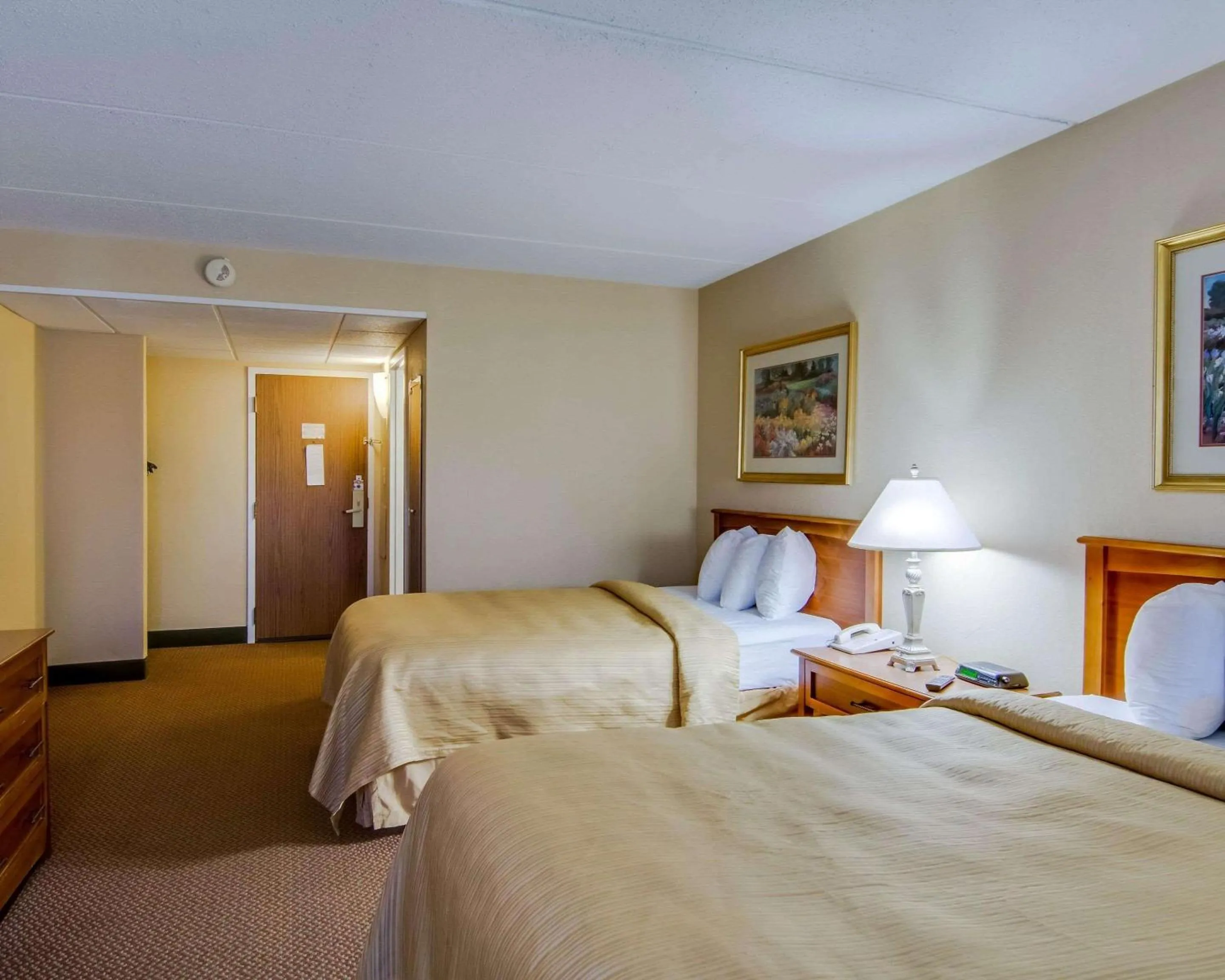 Photo of the whole room, Bed in Quality Hotel and Conference Center Bluefield