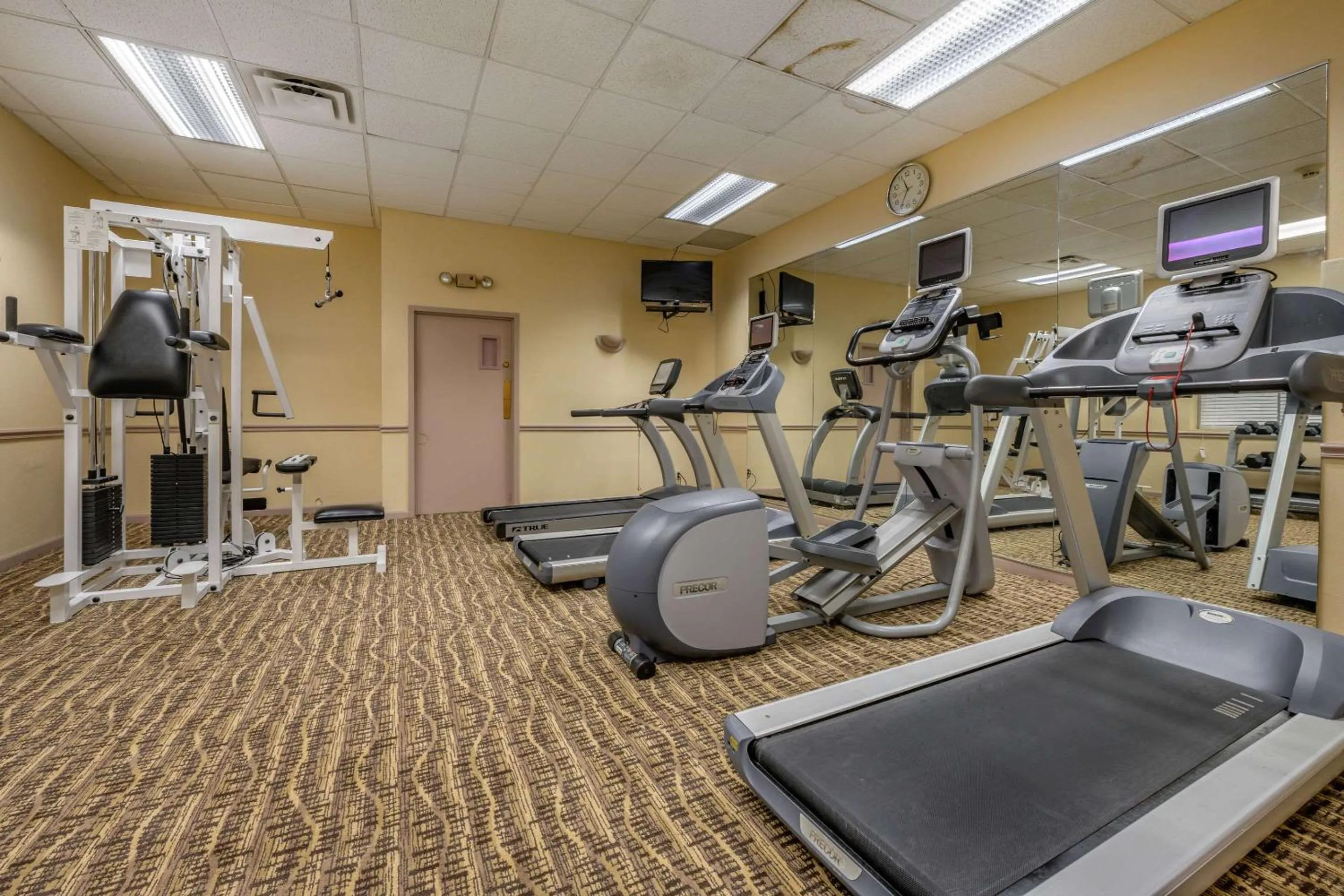 Fitness centre/facilities in Econo Lodge Inn & Suites Triadelphia - Wheeling