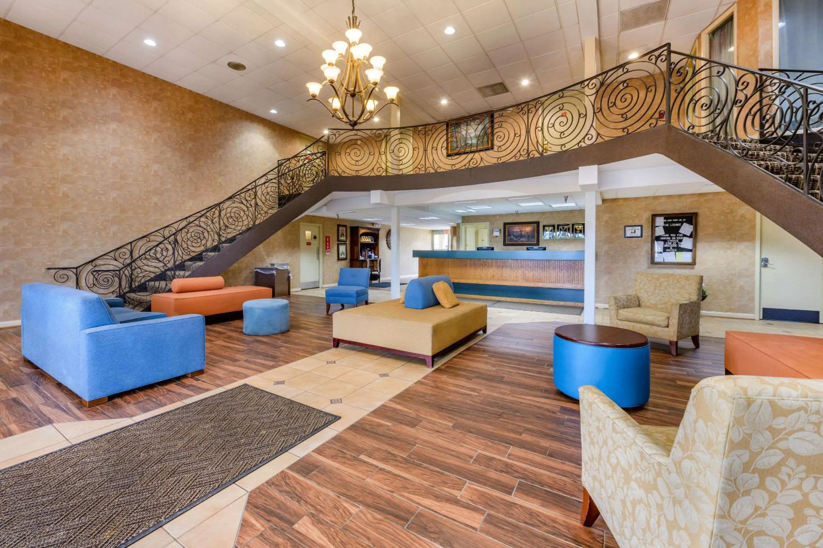 Lobby or reception in Econo Lodge Inn & Suites Triadelphia - Wheeling