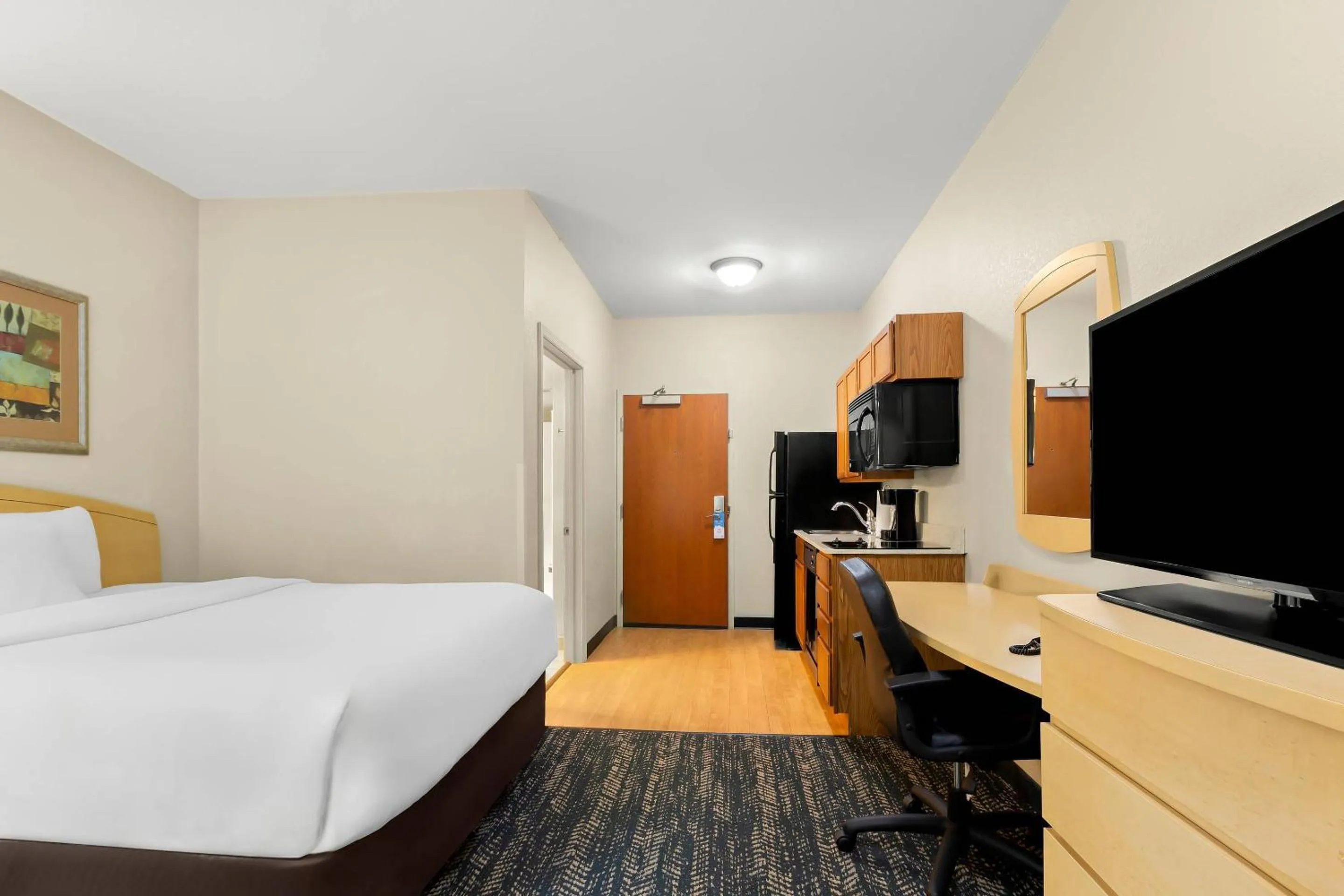 Bedroom, Bed in Suburban Studios Morgantown