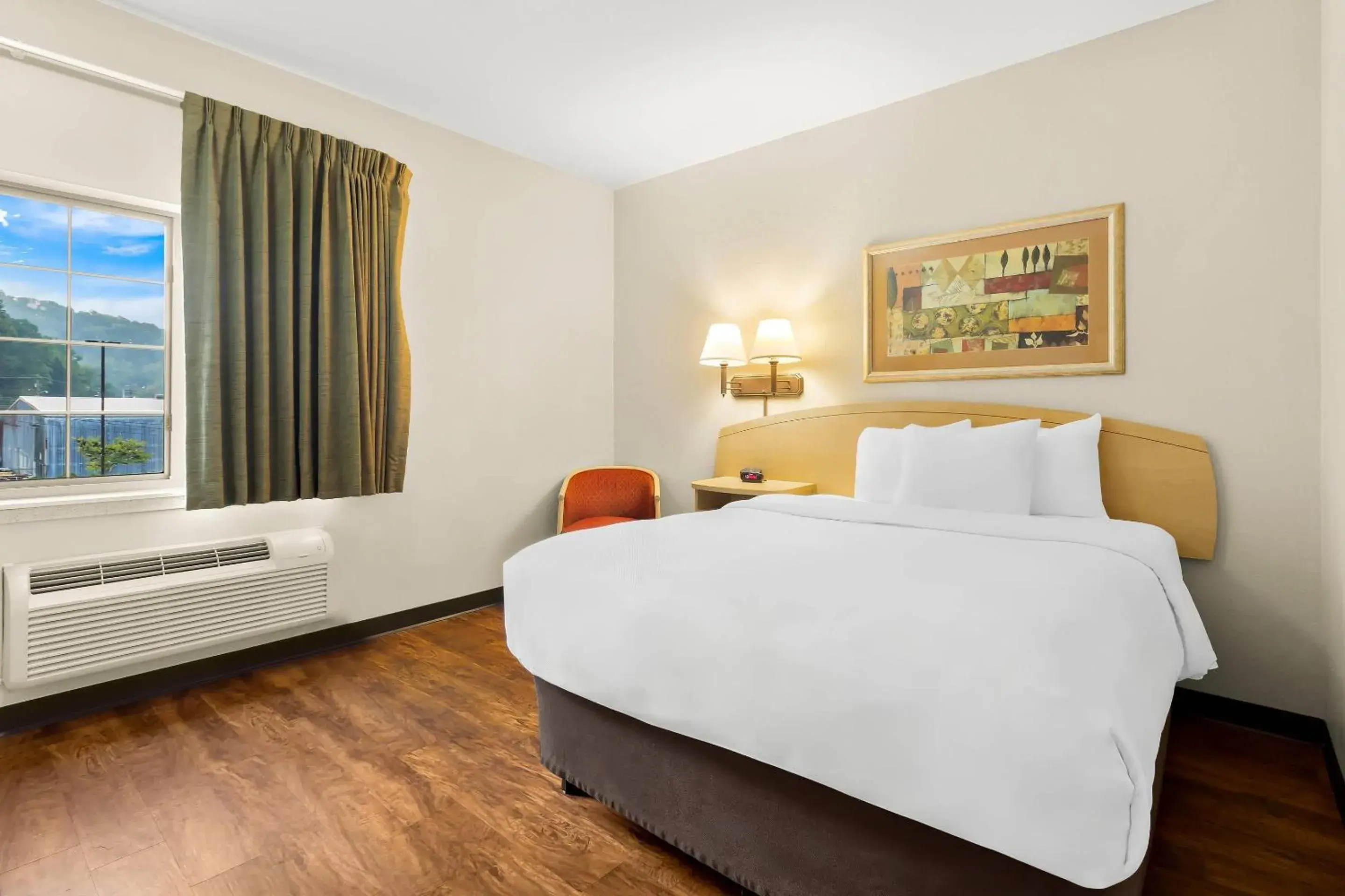 Queen Room - Non-Smoking in Suburban Studios Morgantown Queen Room - Non-Smoking in Suburban Studios Morgantown