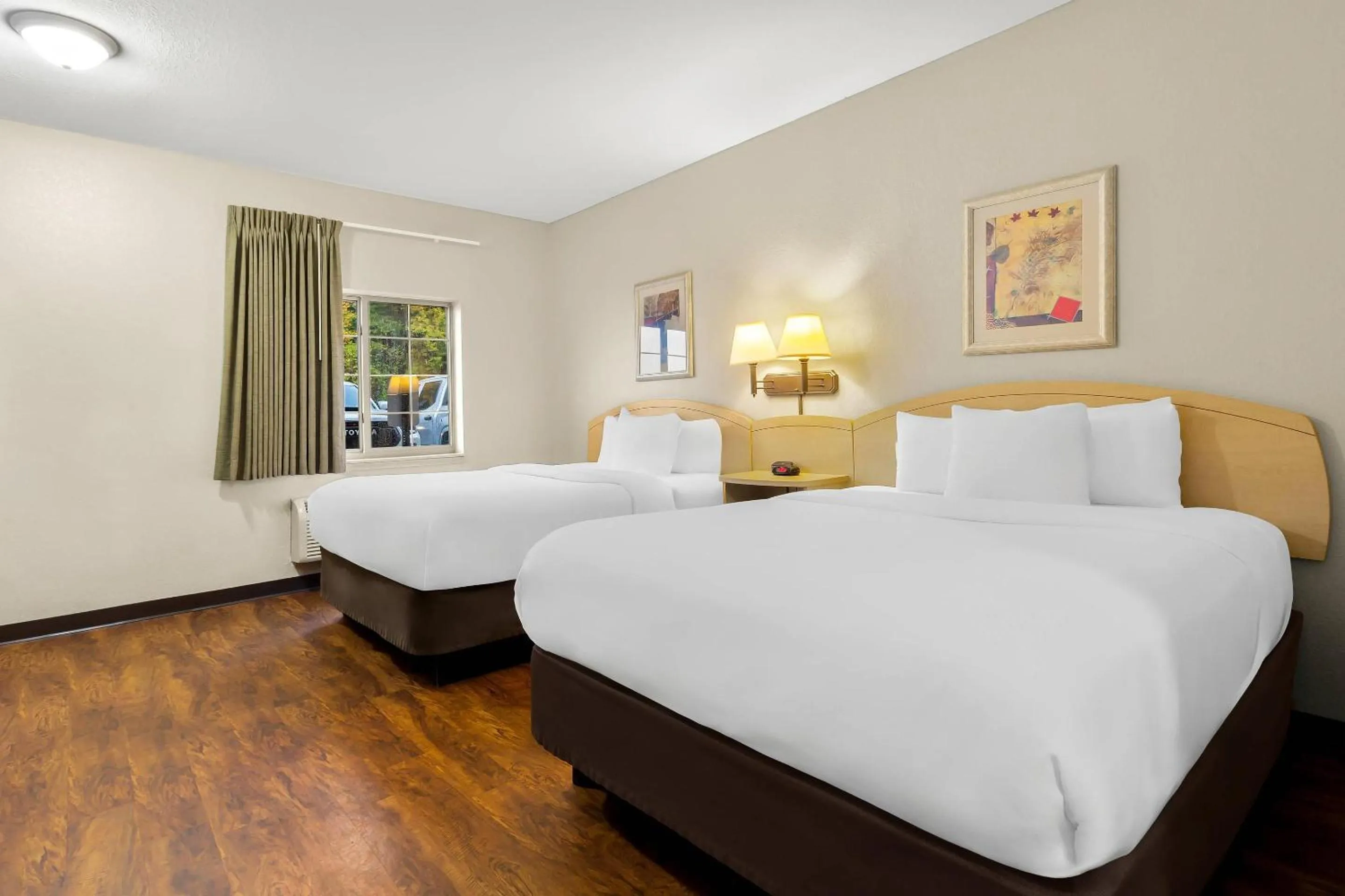 Bedroom, Bed in Suburban Studios Morgantown