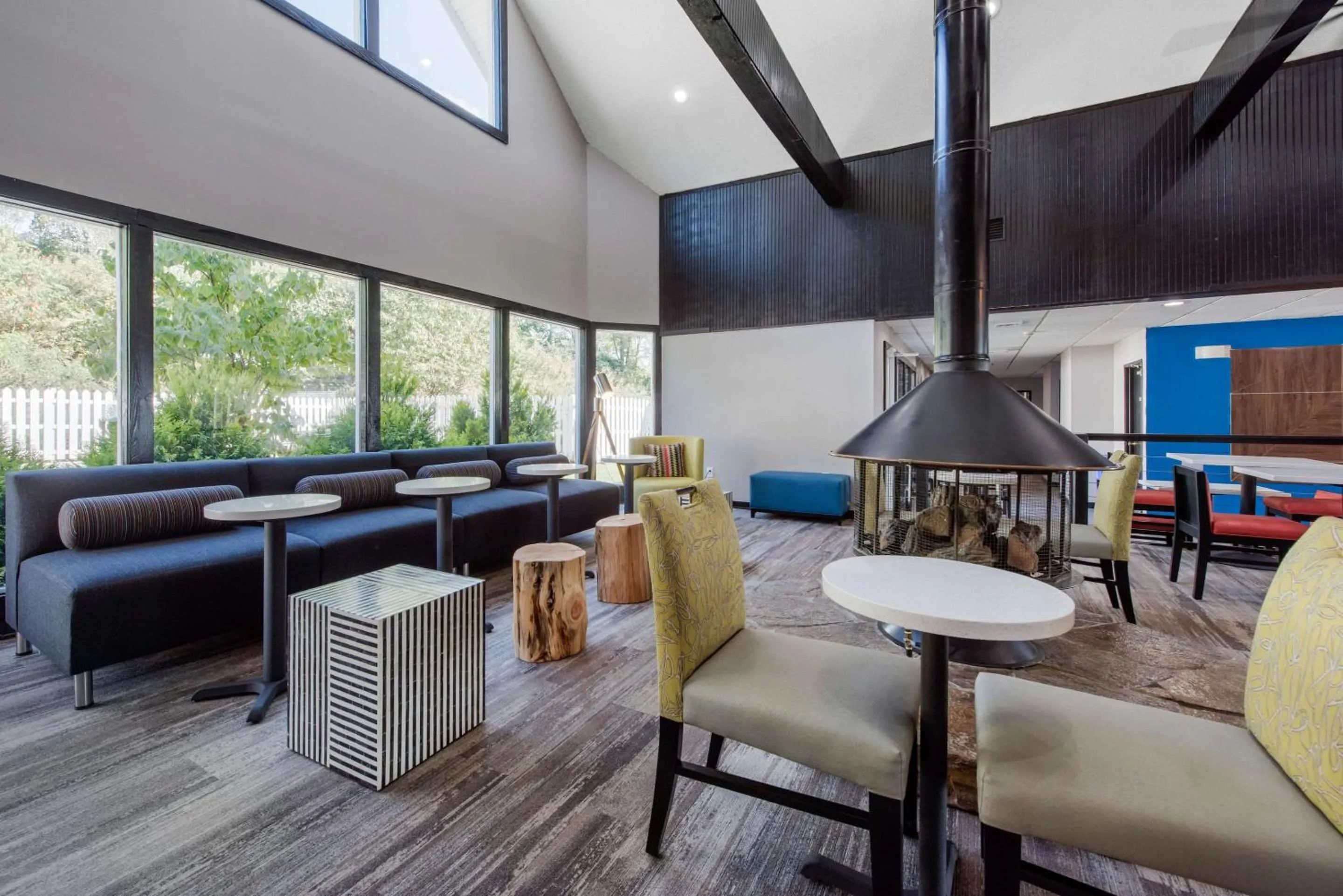 Lobby or reception in Quality Inn Morgantown