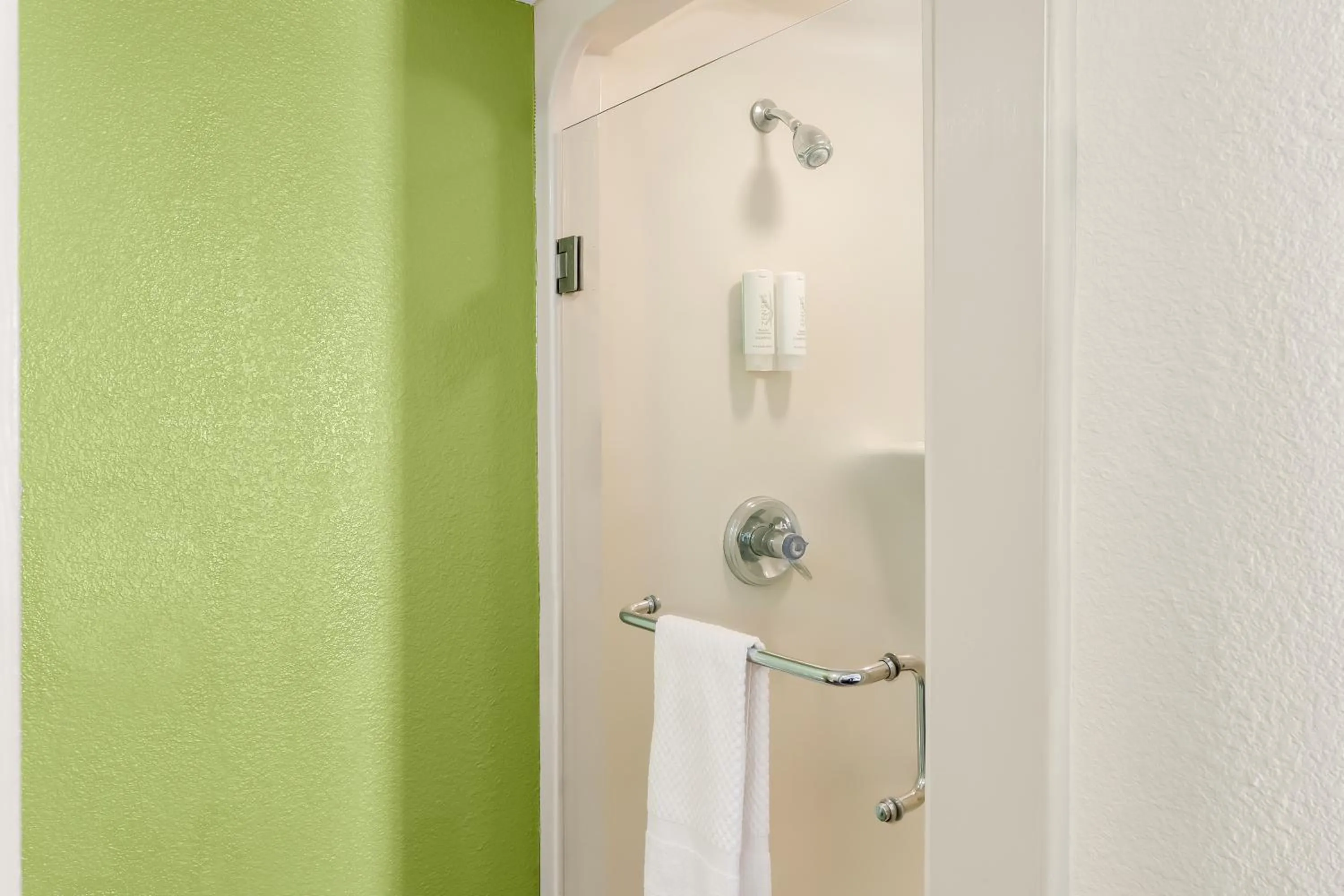 Shower in Sleep Inn & Suites Princeton I-77