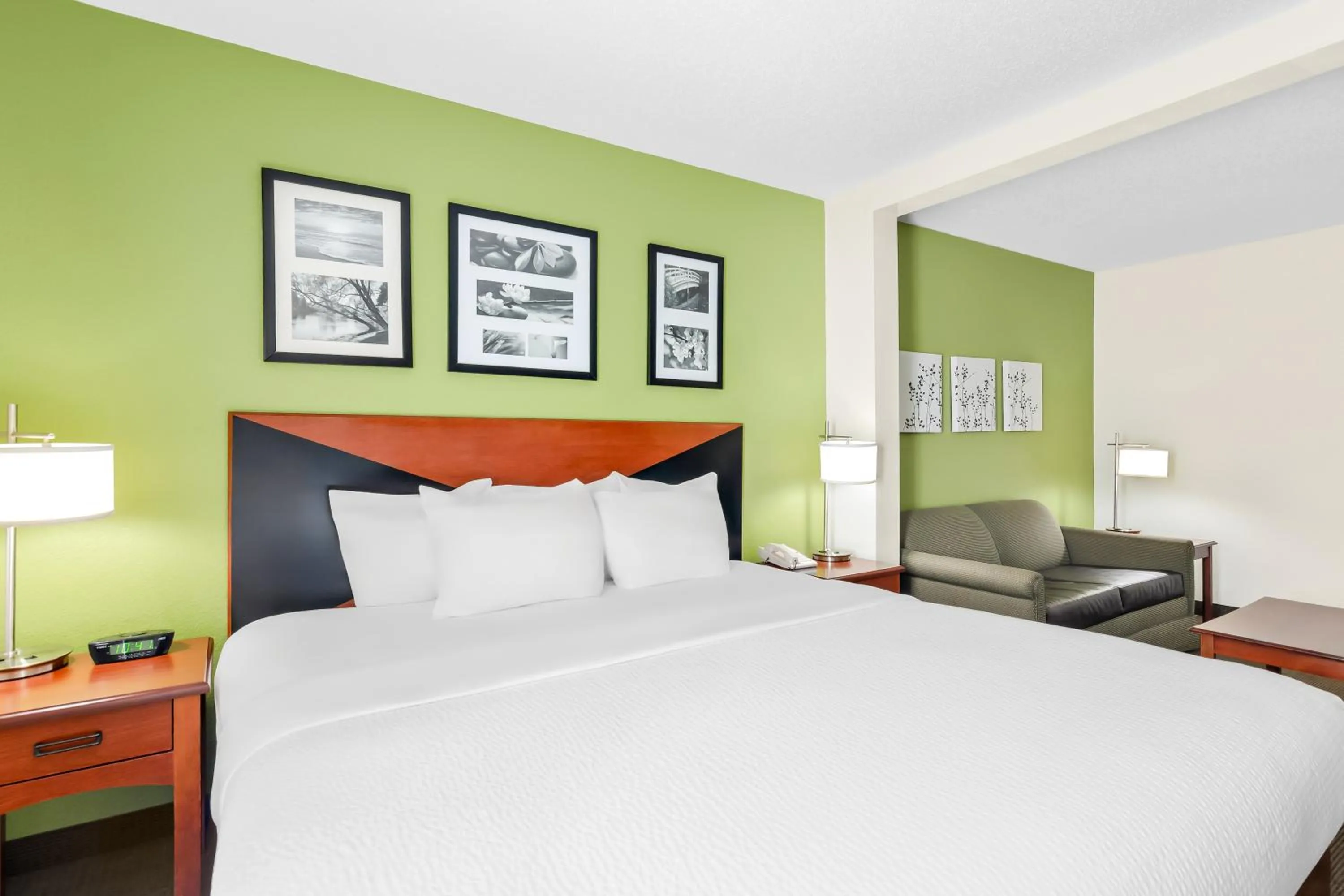 Bedroom, Bed in Sleep Inn & Suites Princeton I-77