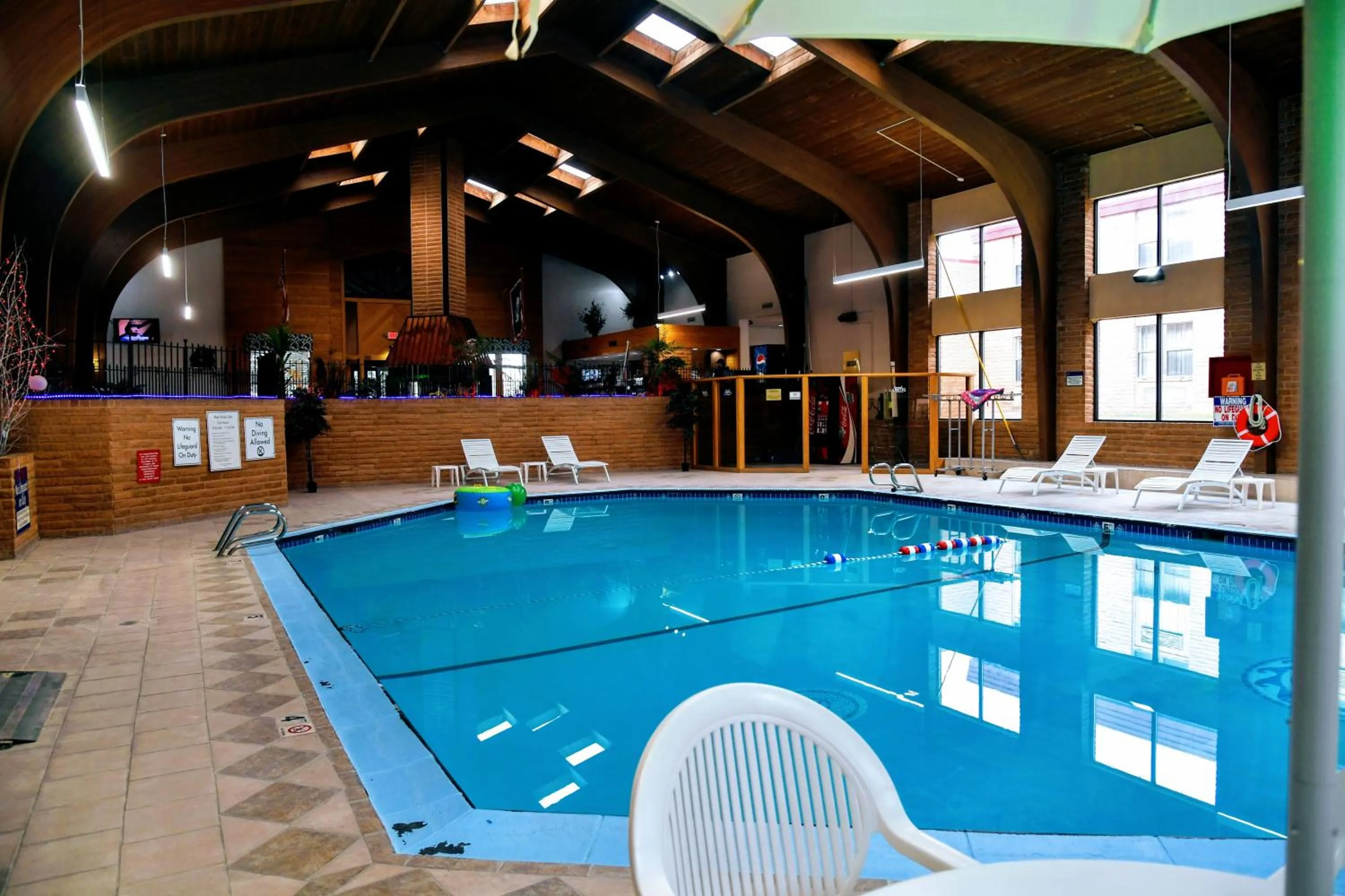 Swimming pool in Douglas Inn and Conference Center