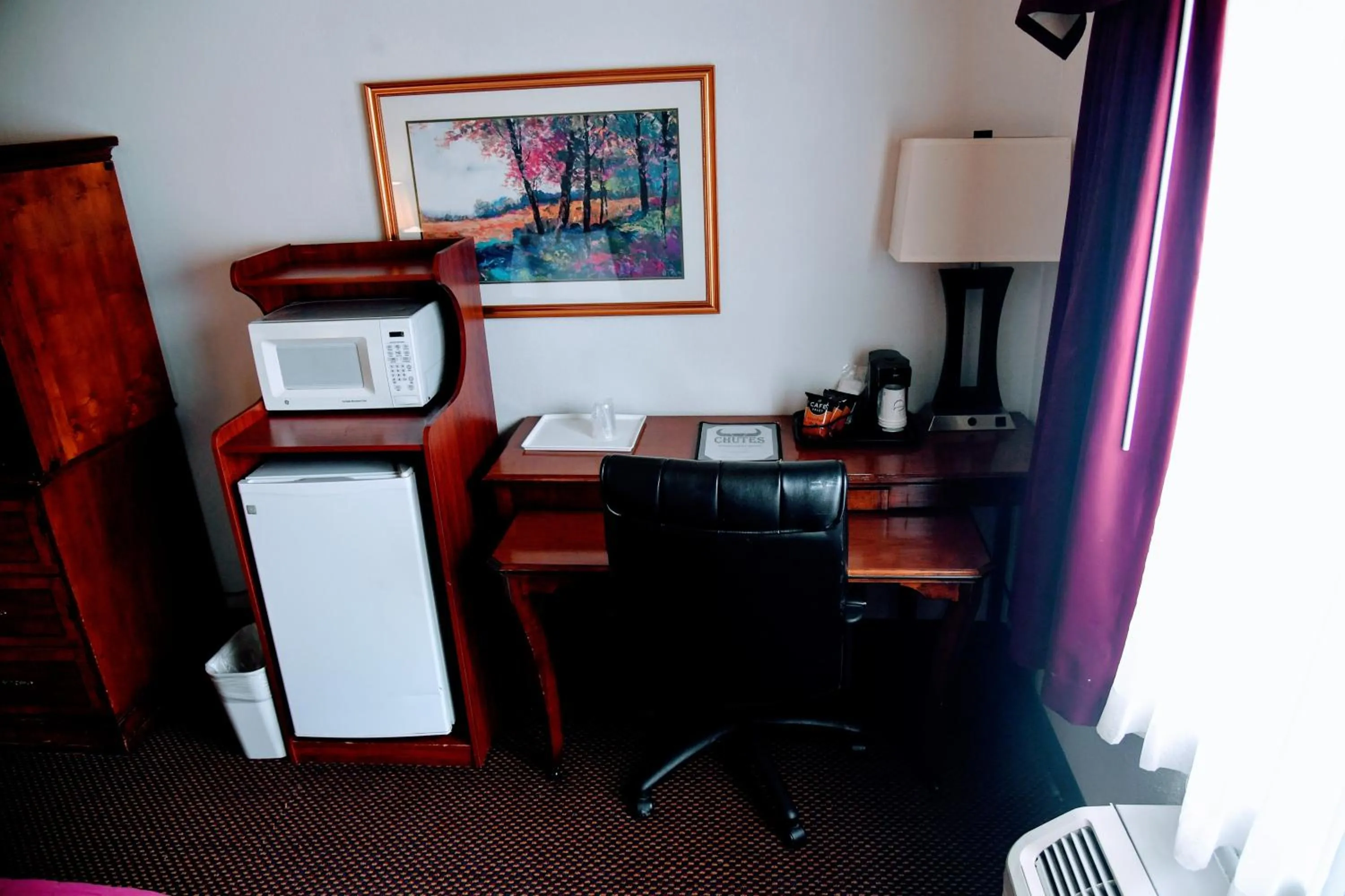Coffee/tea facilities in Douglas Inn and Conference Center