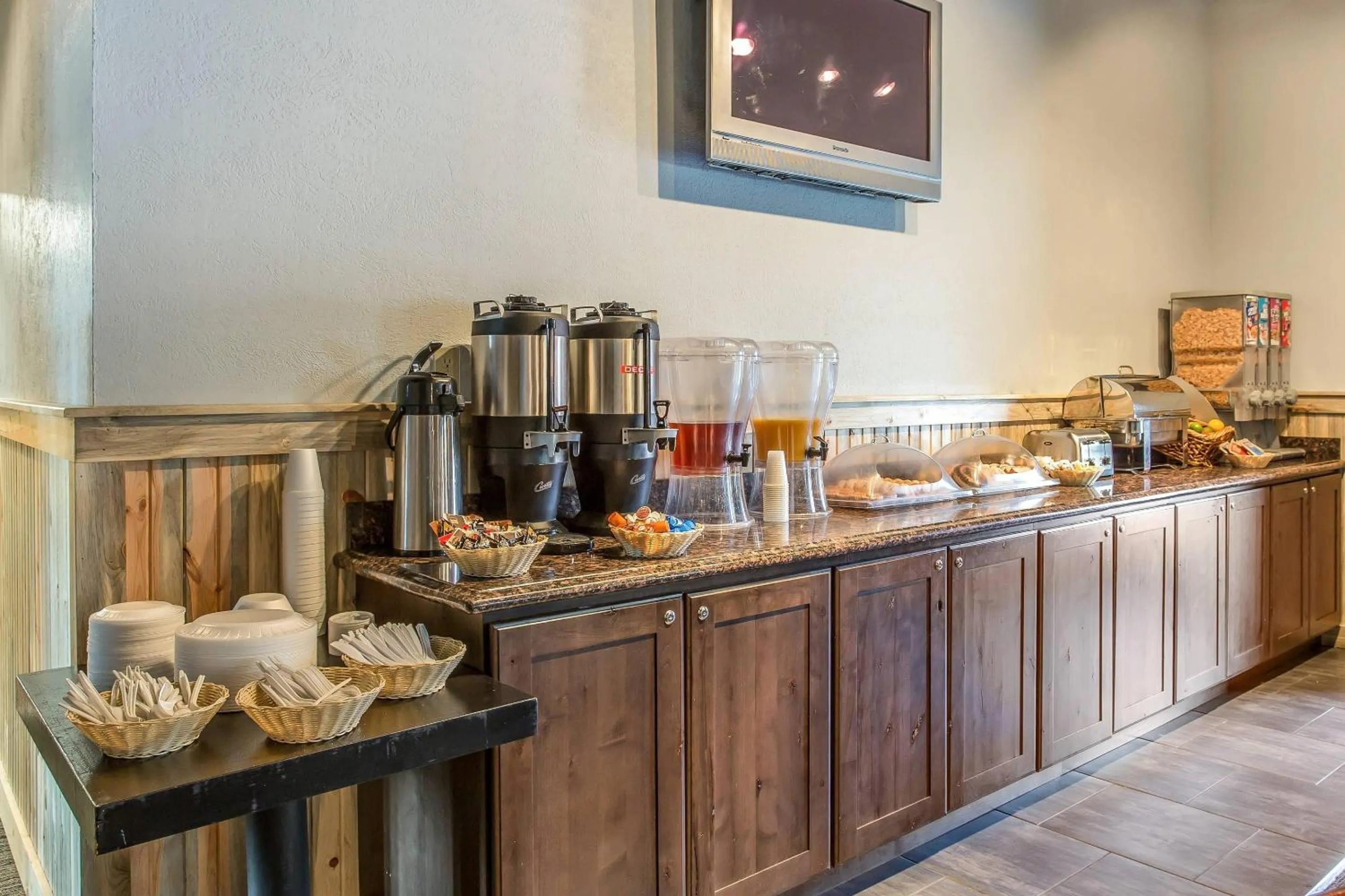 Breakfast in Econo Lodge Rawlins