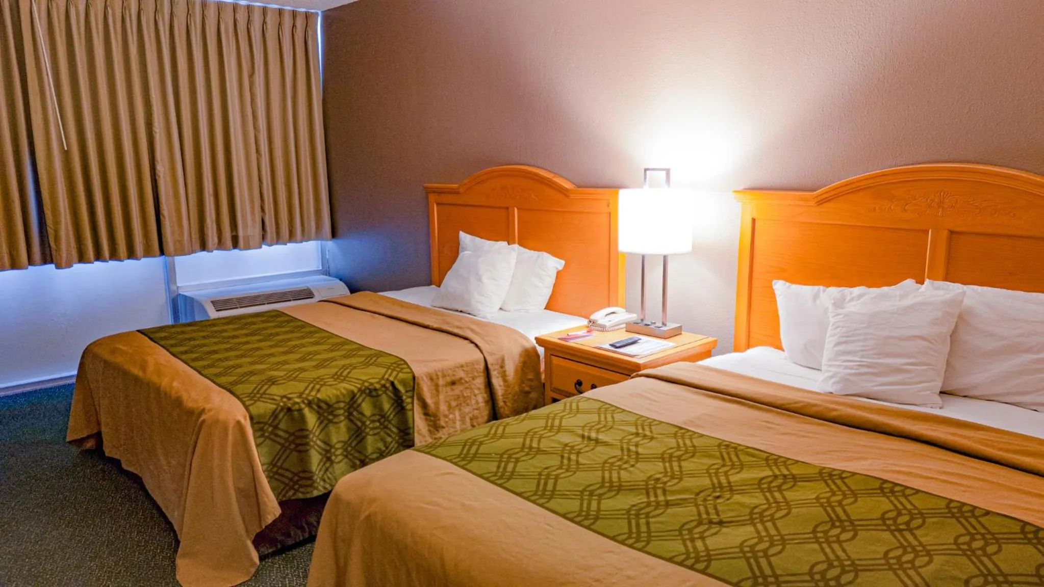 Photo of the whole room, Bed in Econo Lodge Rawlins