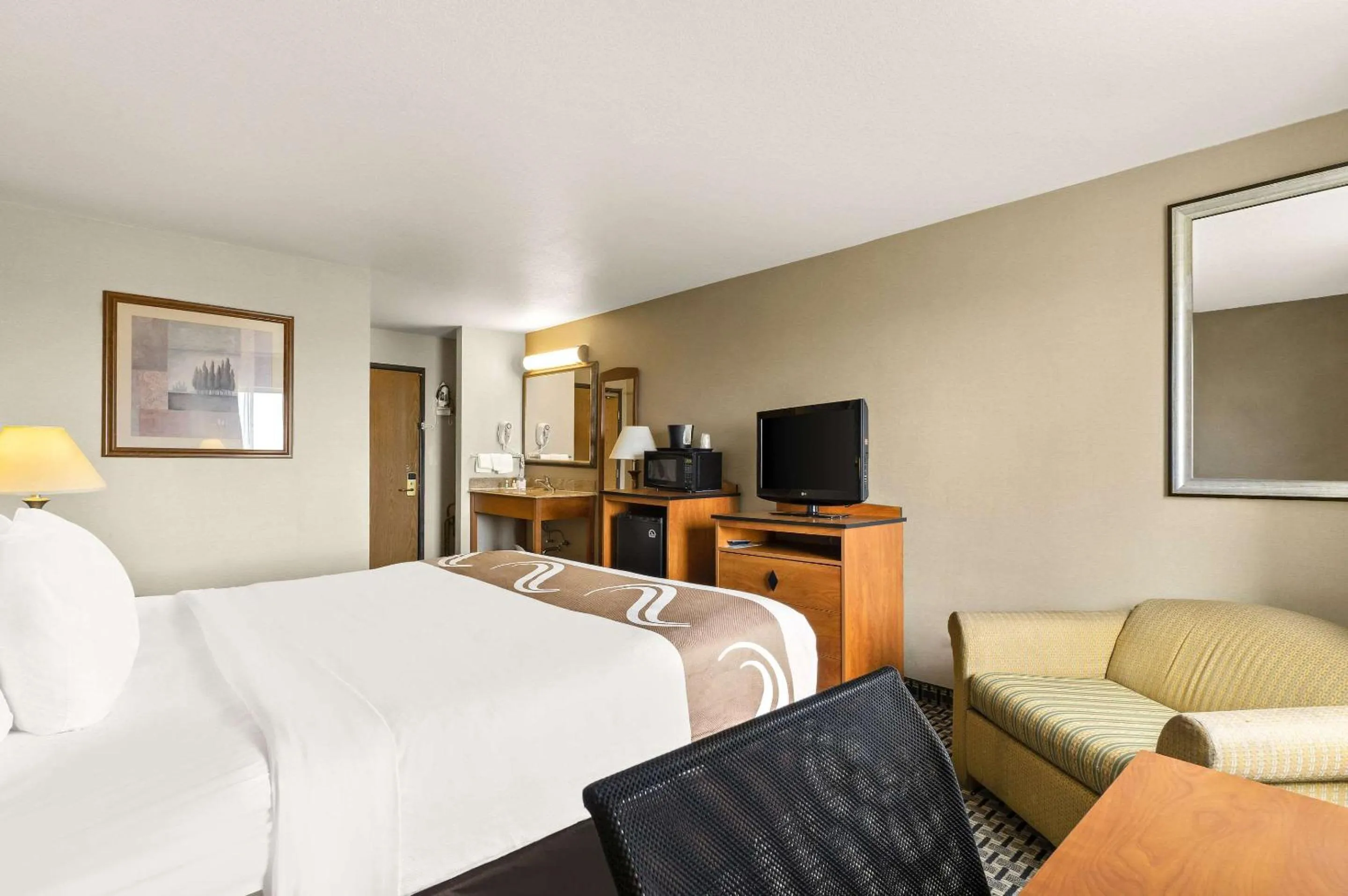 Bedroom, Bed in Quality Inn Cheyenne I-25 South