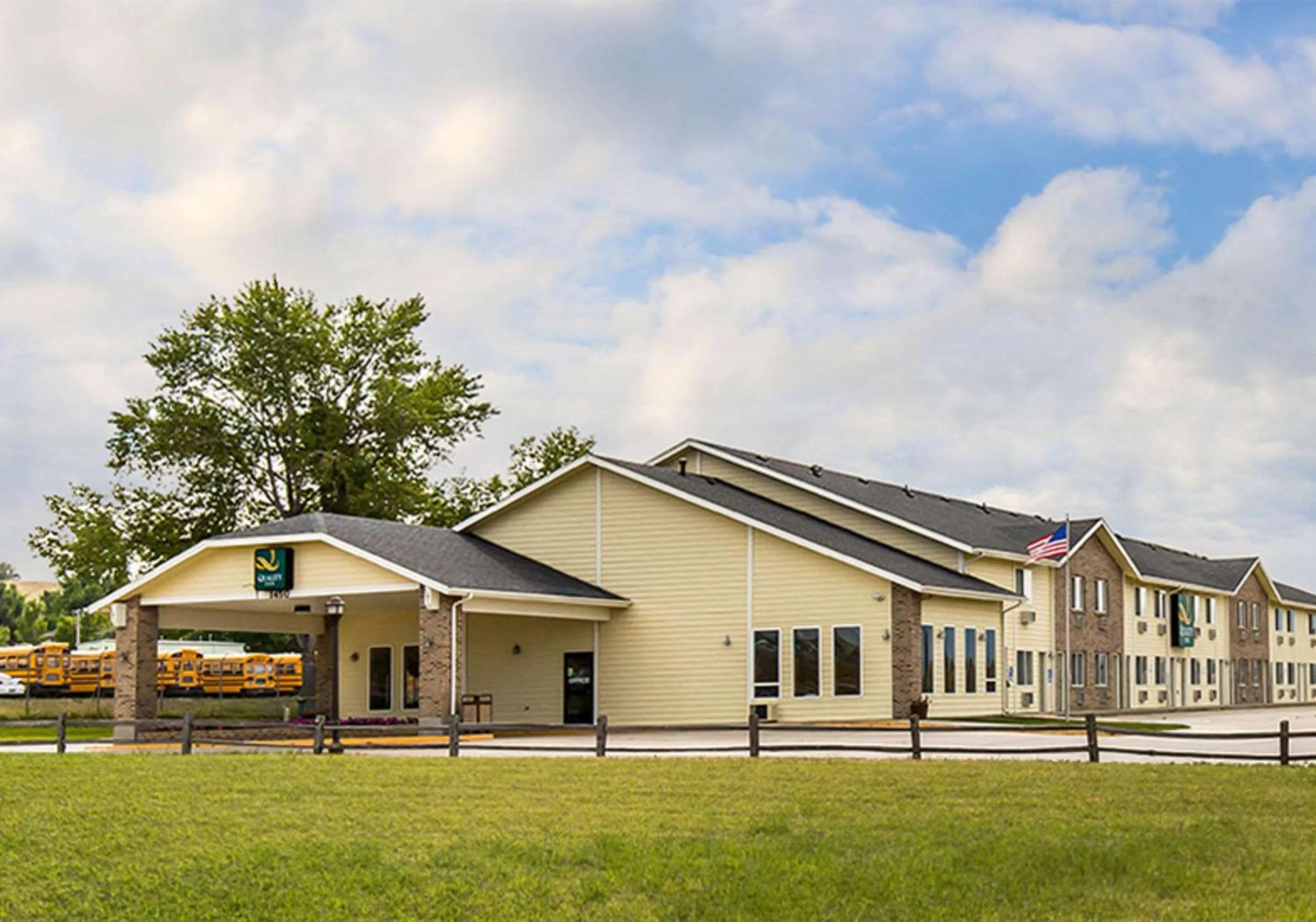 Property building in Quality Inn Sheridan