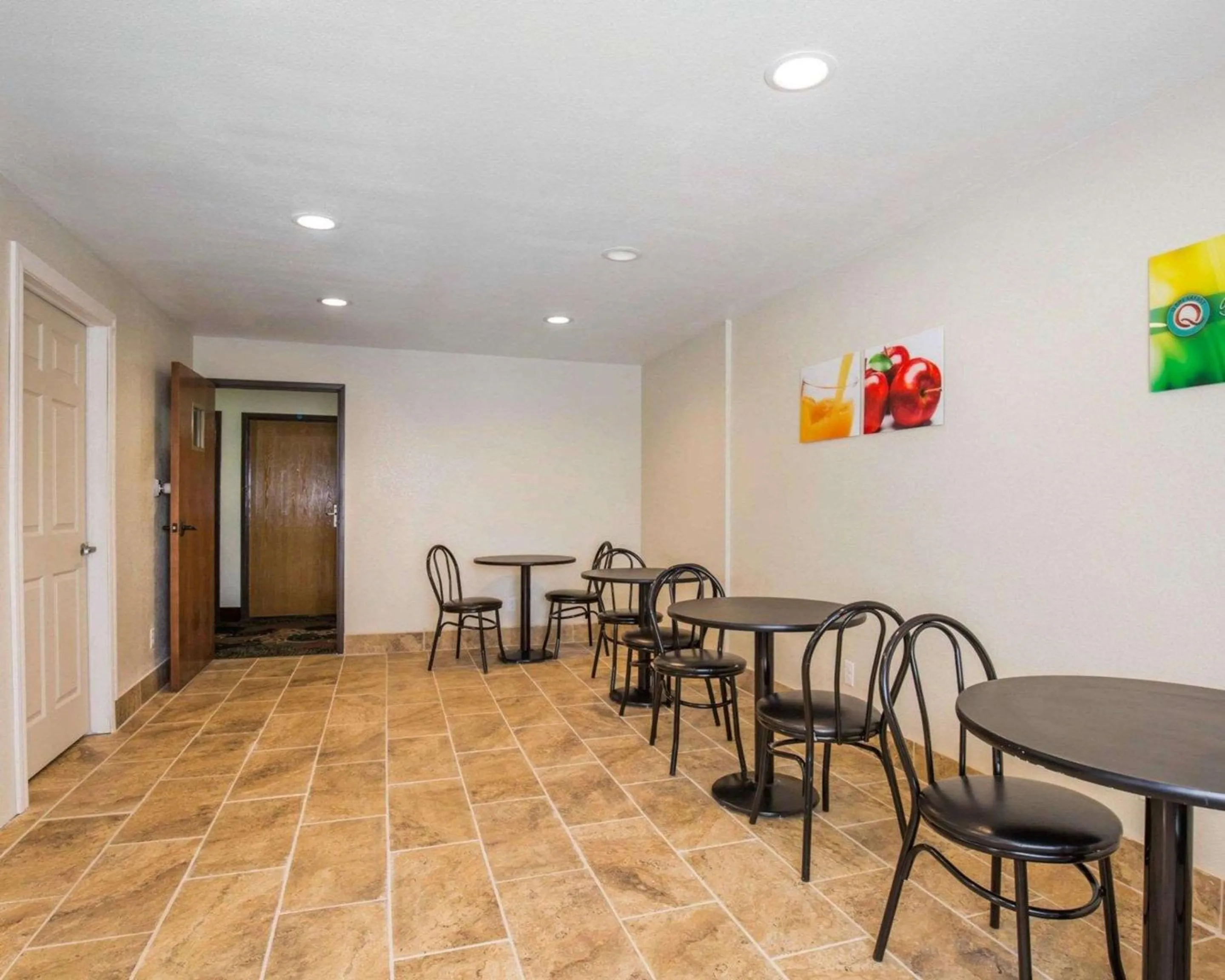 Dining area in Quality Inn Gillette