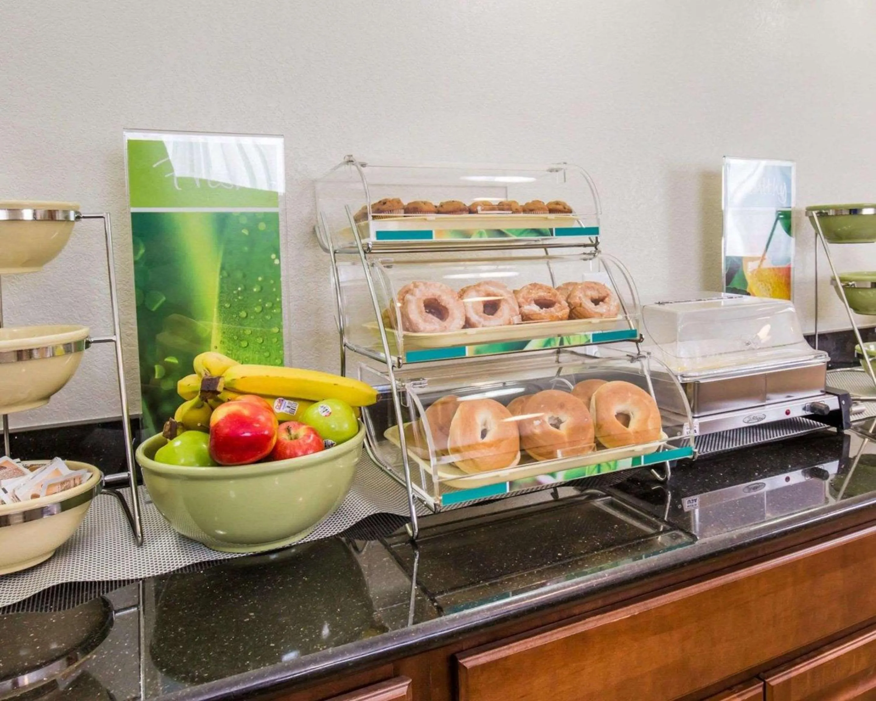 Dining area in Quality Inn Gillette