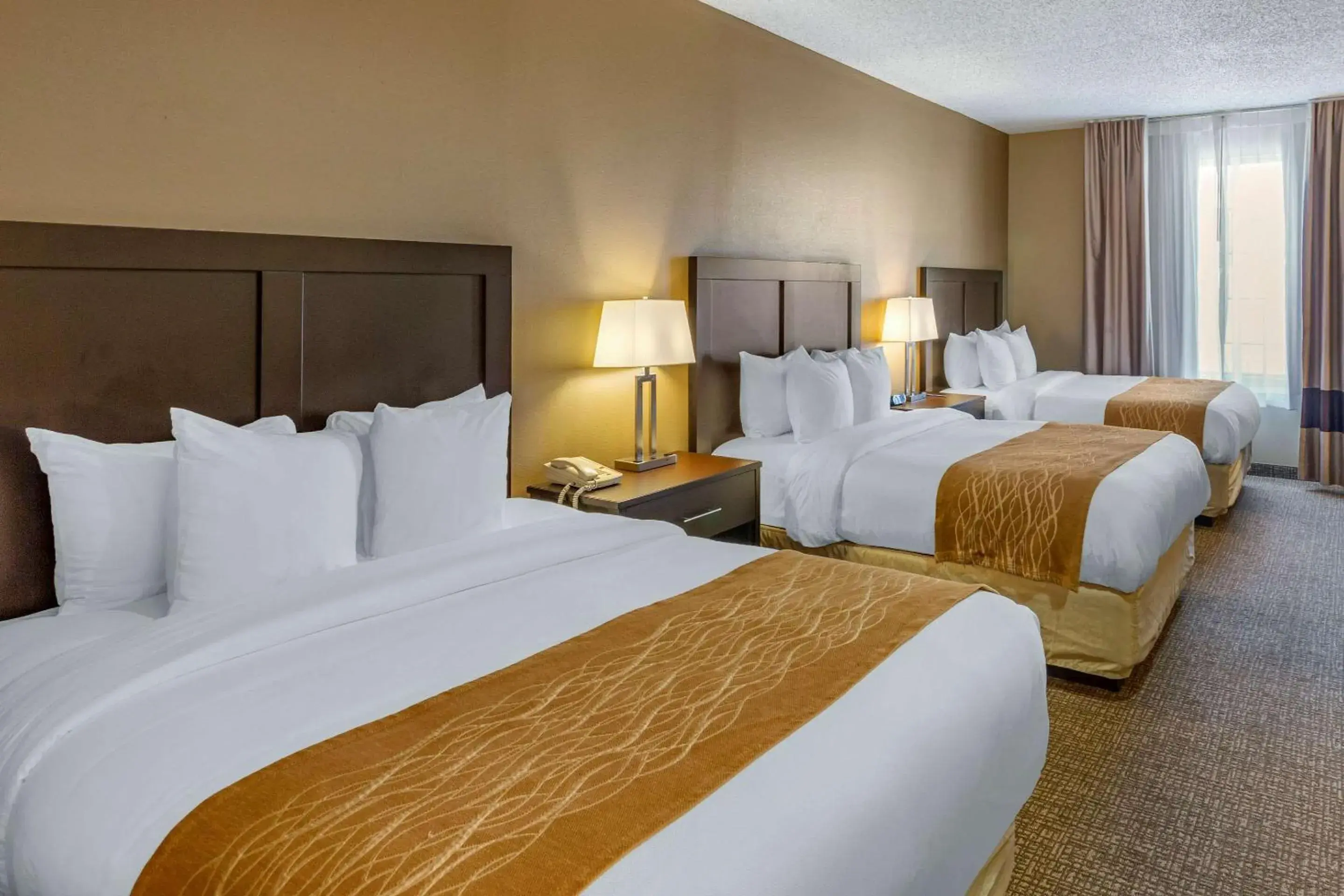 Family Room - Non-Smoking in Comfort Inn Evanston I-80 Family Room - Non-Smoking in Comfort Inn Evanston I-80