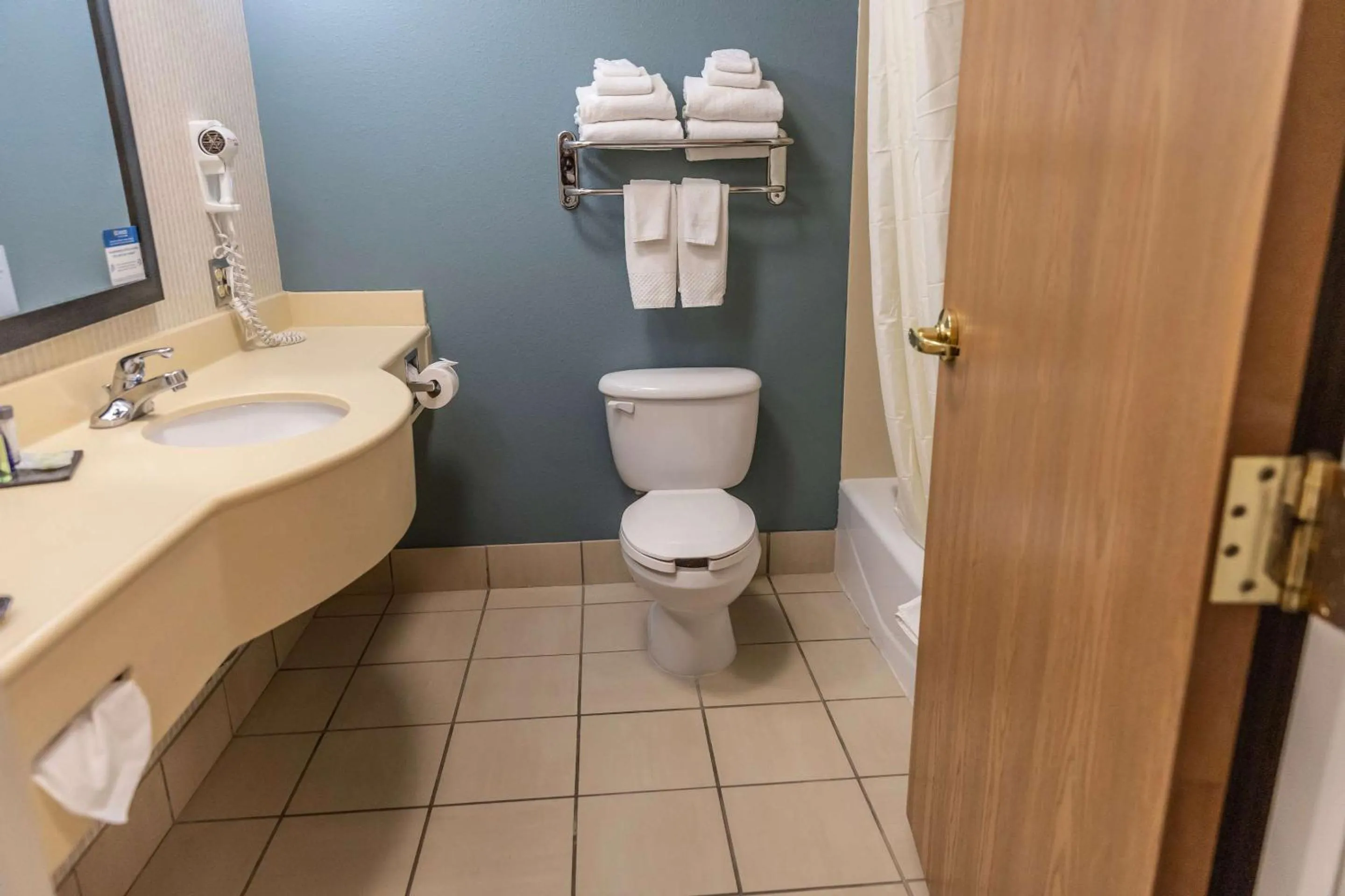 Bedroom in Sleep Inn & Suites Evansville - Casper