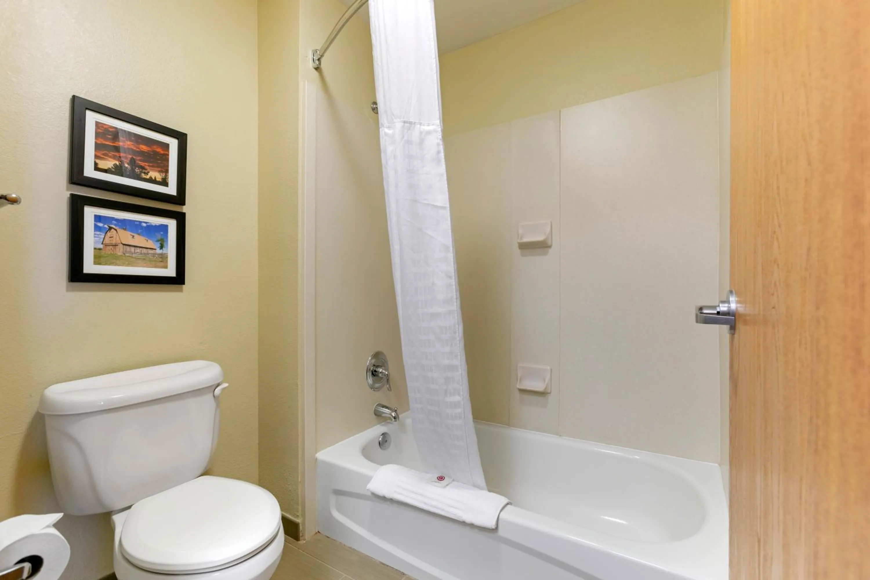 Bathroom in Comfort Inn & Suites Near University of Wyoming