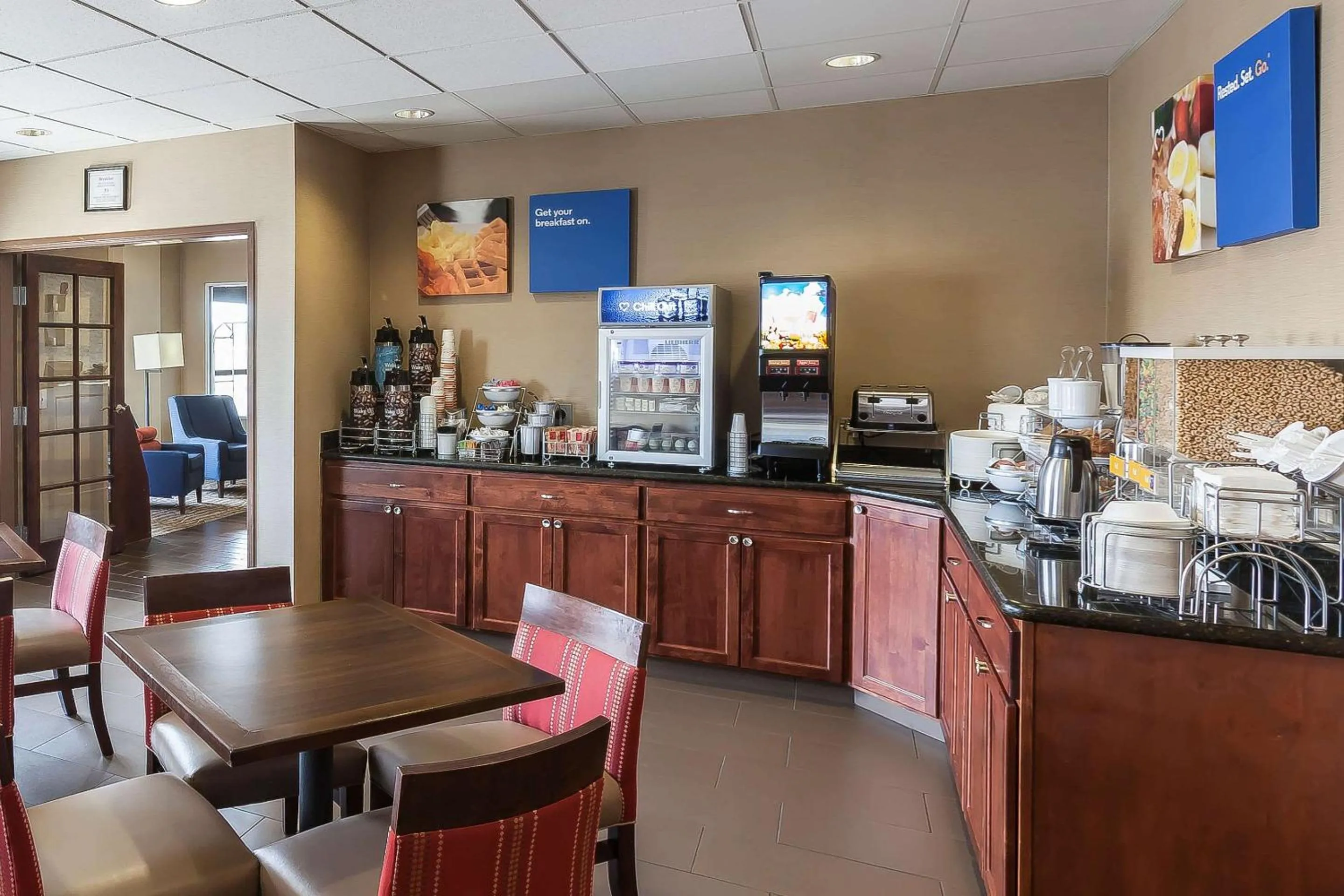 Breakfast in Comfort Inn & Suites Near University of Wyoming