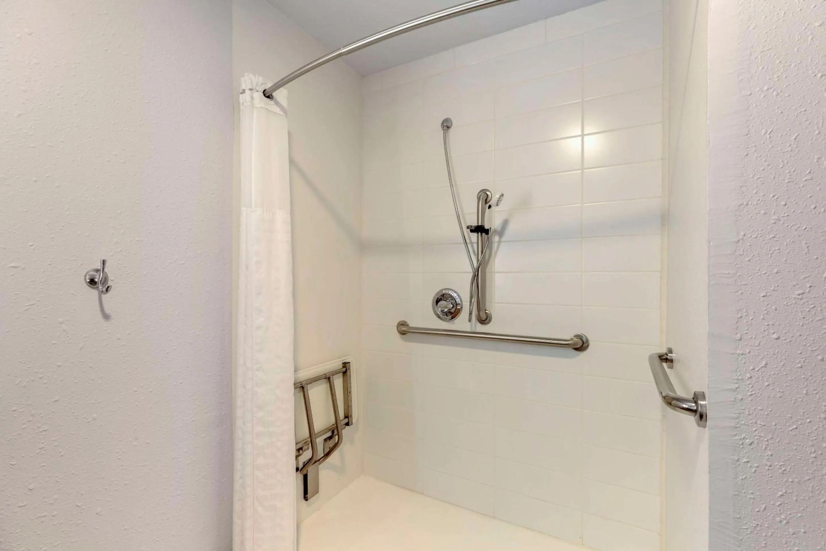 Bedroom in Comfort Suites Cheyenne