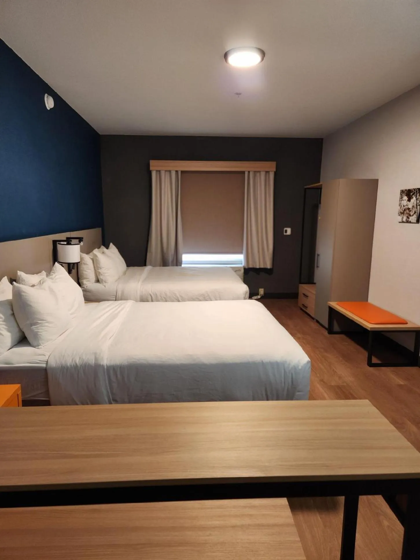 Bedroom, Bed in Comfort Suites Cheyenne