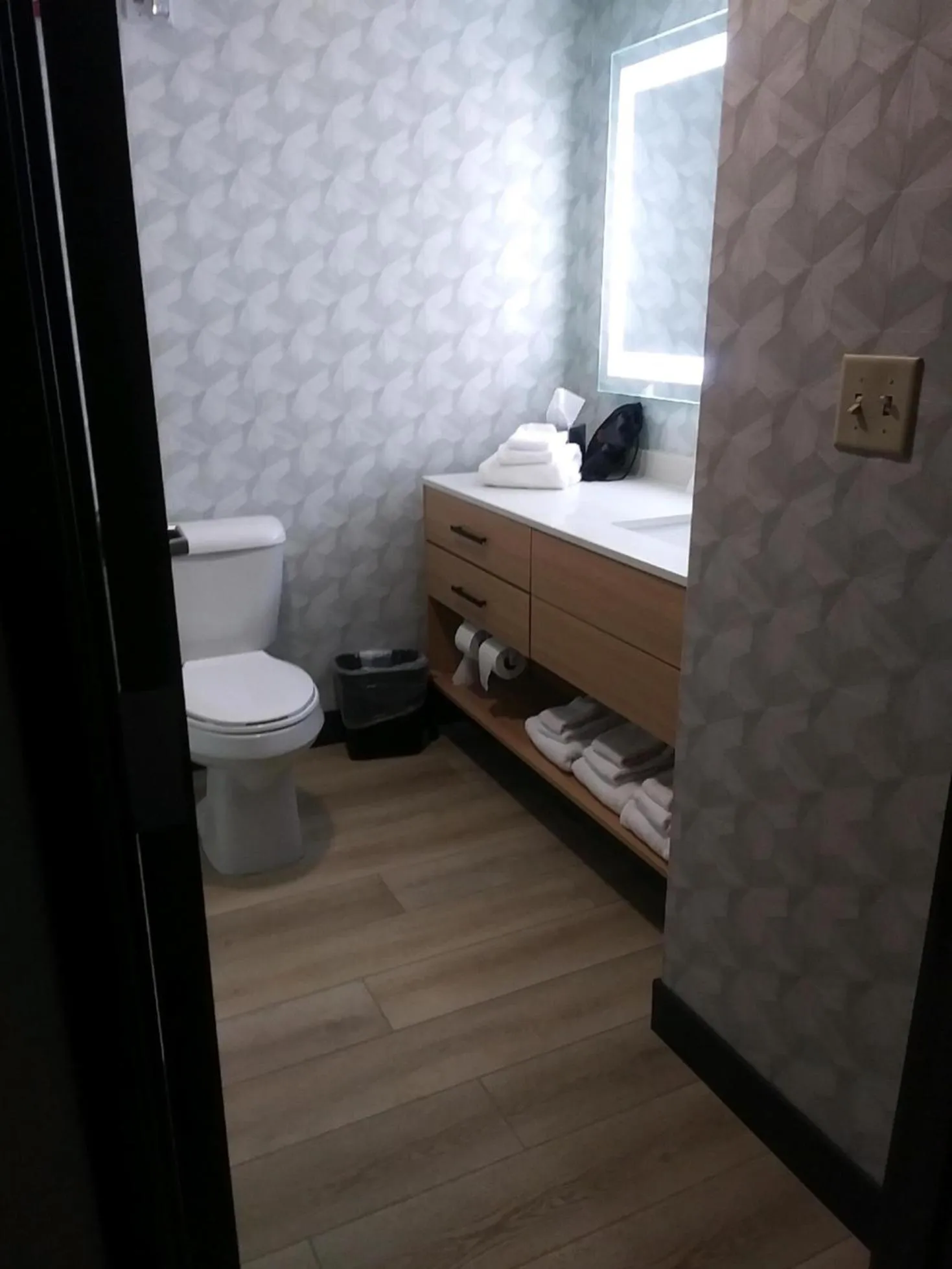 Bathroom in Comfort Suites Cheyenne