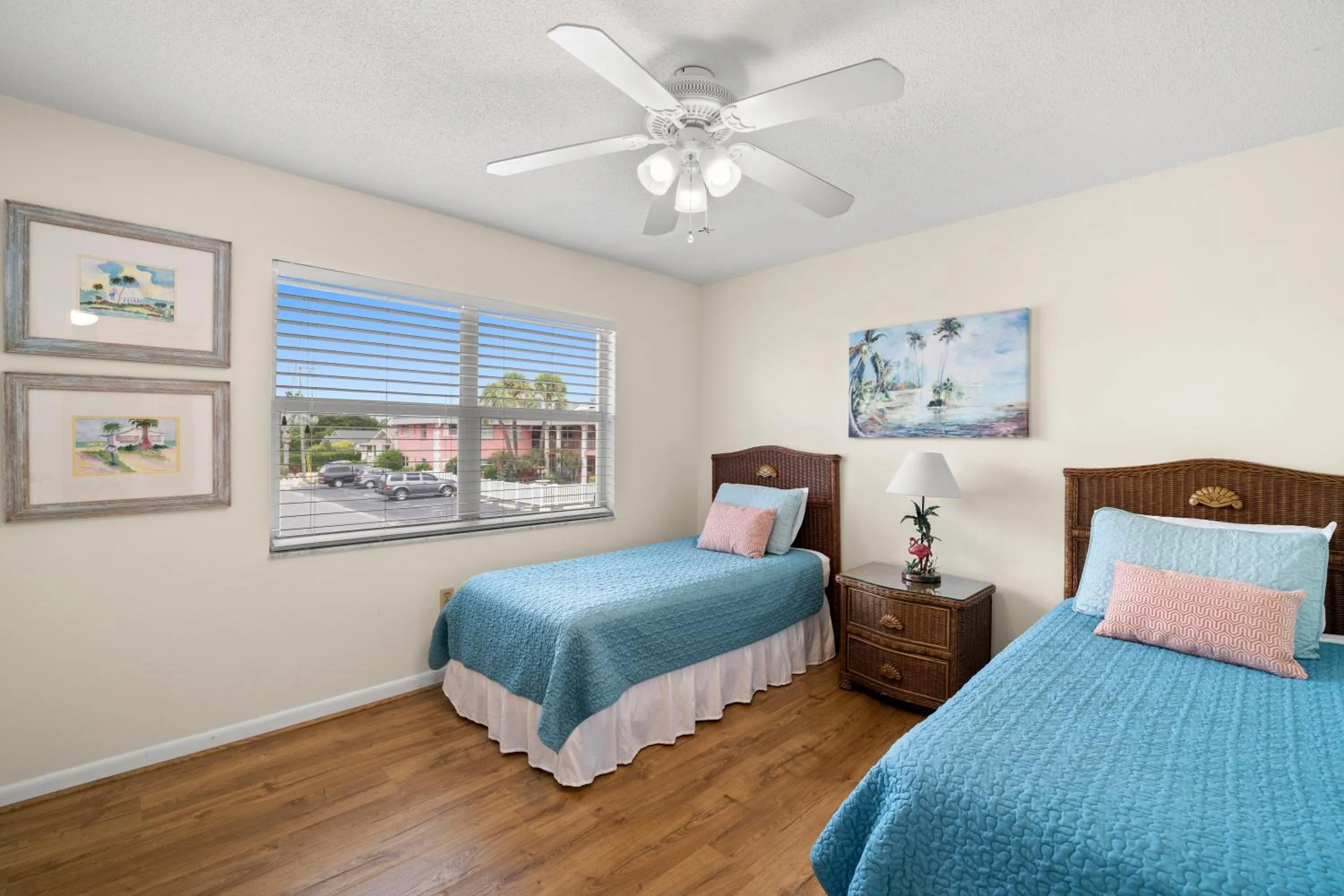 Property building, Bed in Waves 18