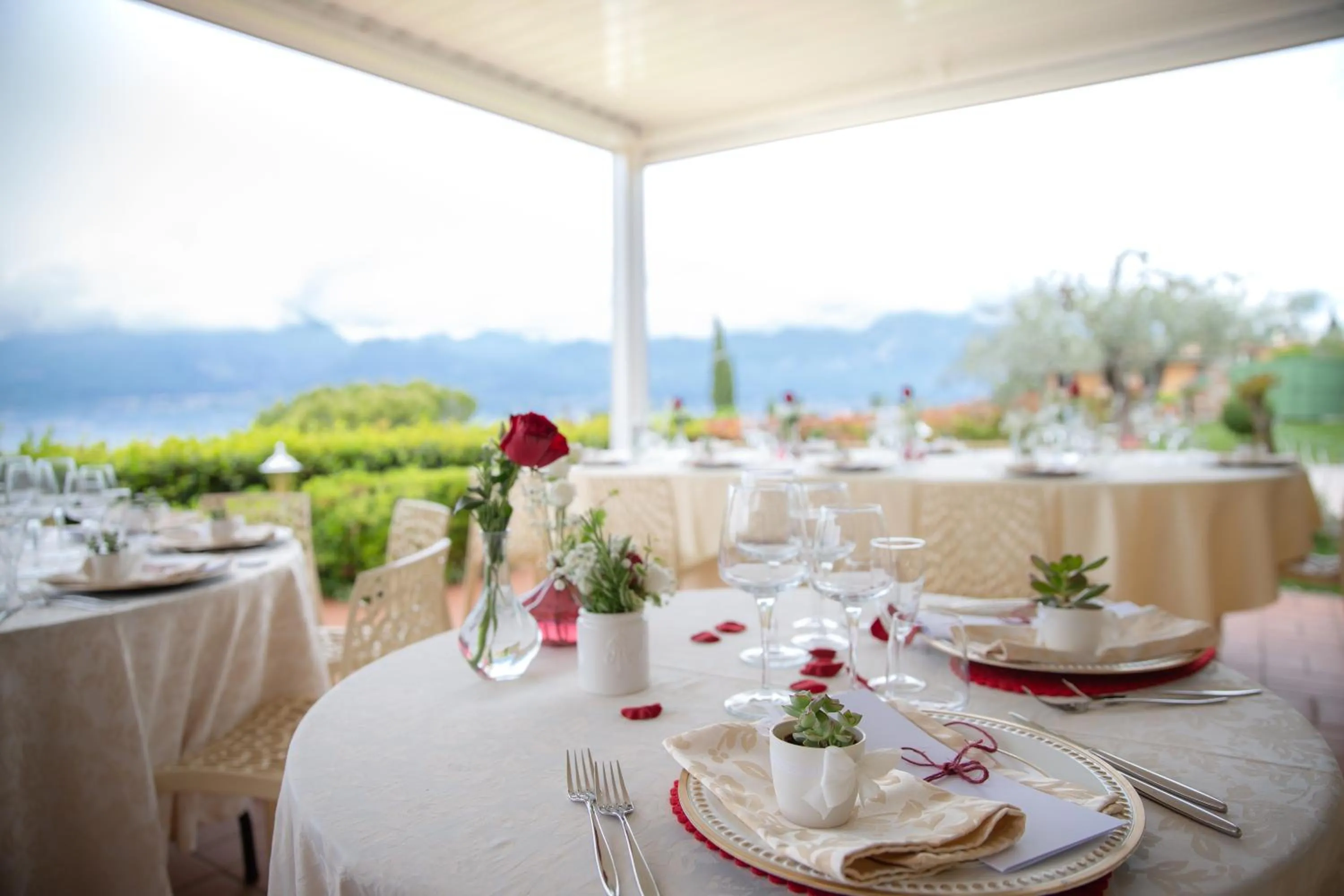 Restaurant/places to eat in Le Gemme Suite B&B