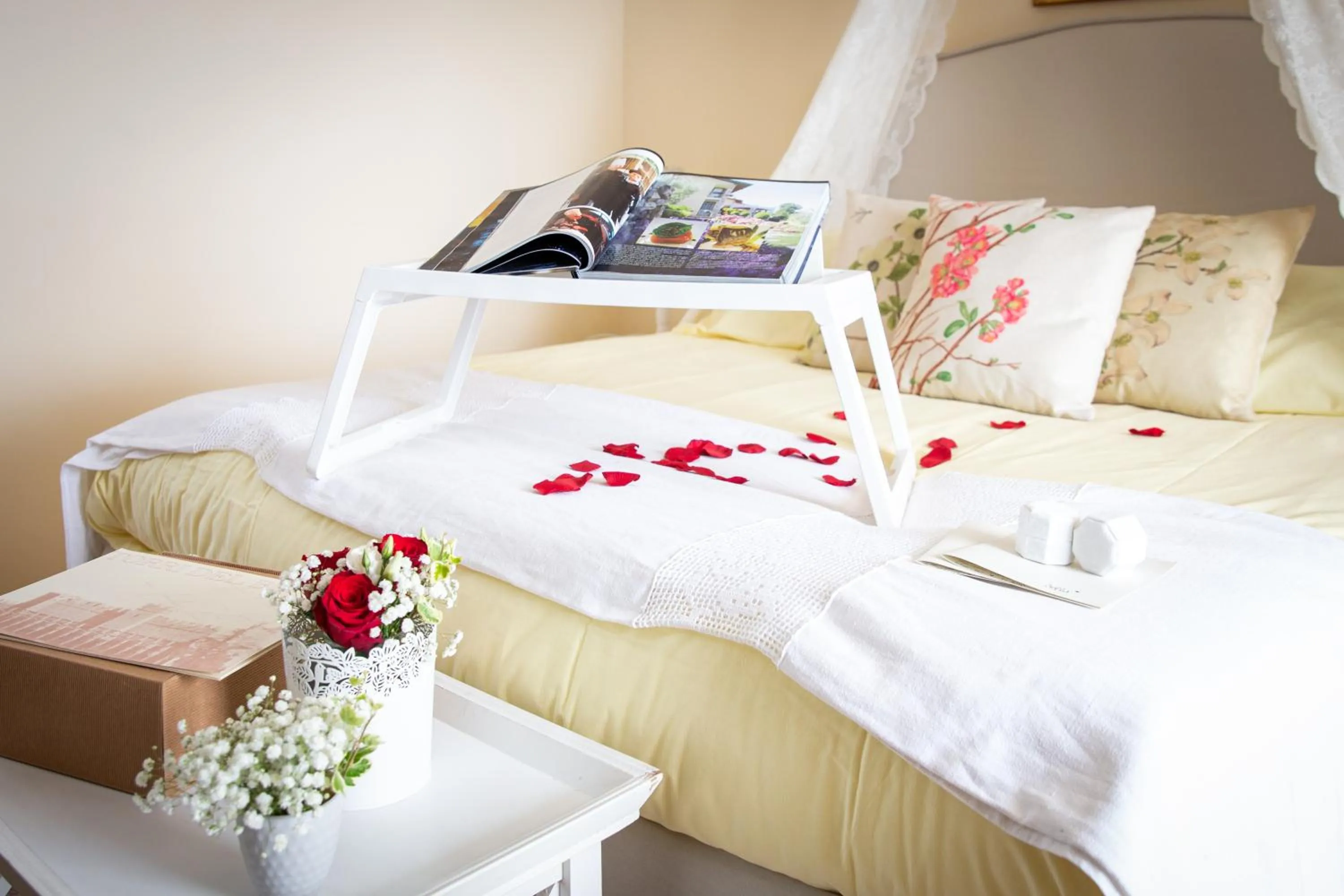 Bed in Le Gemme Suite B&B