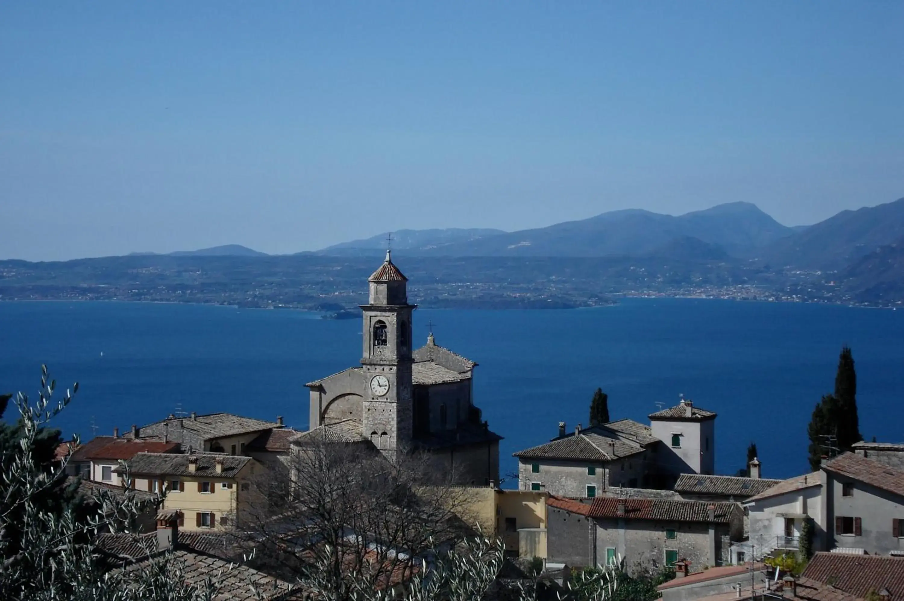 Double Room with Lake View in Le Gemme Suite B&B Double Room with Lake View in Le Gemme Suite B&B