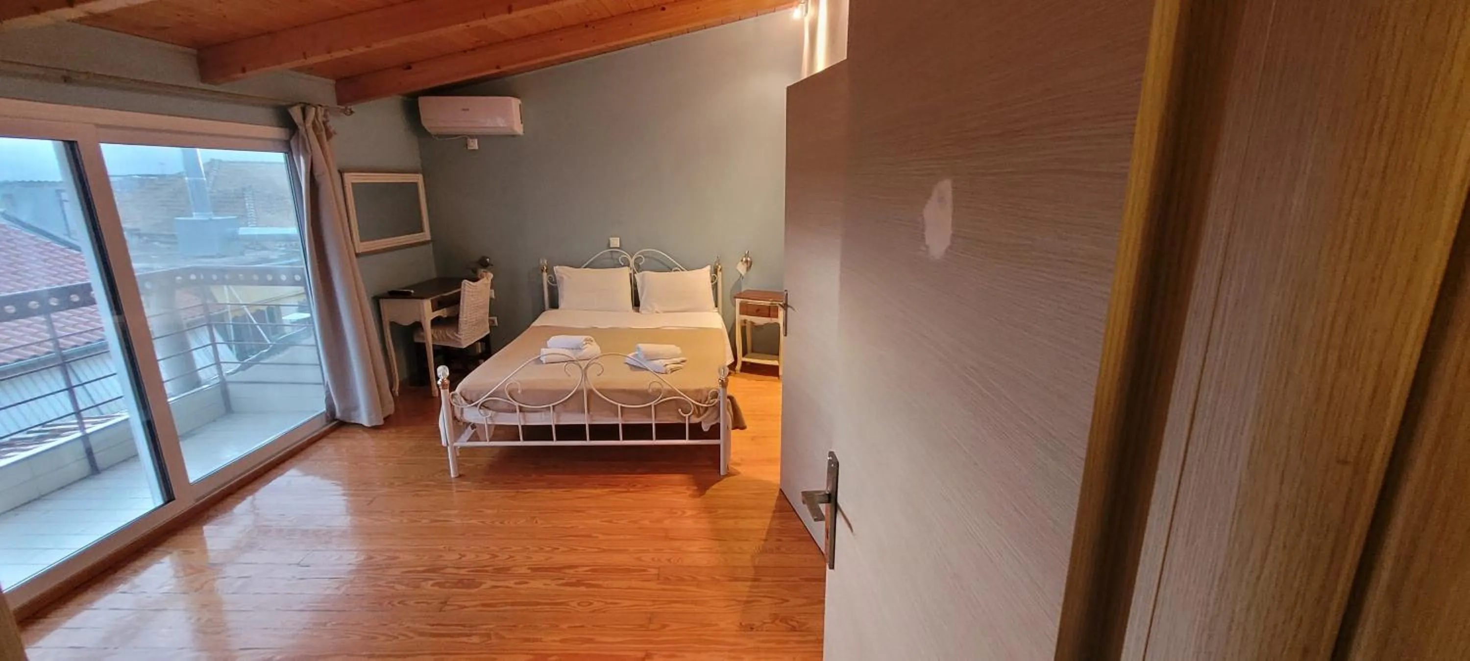 Bed in Lefkada Center Apartments