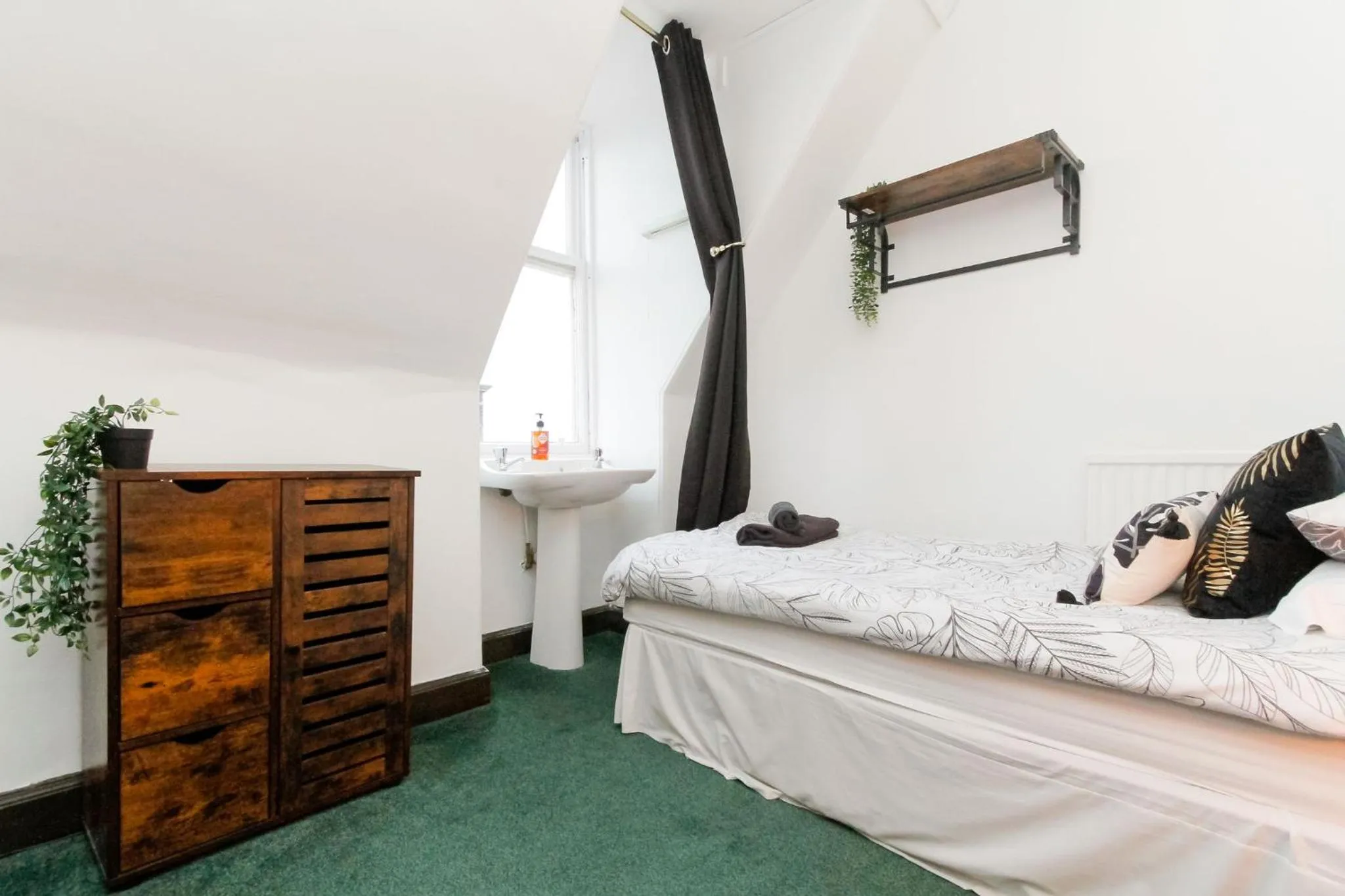 Bed in Carlton Hotel