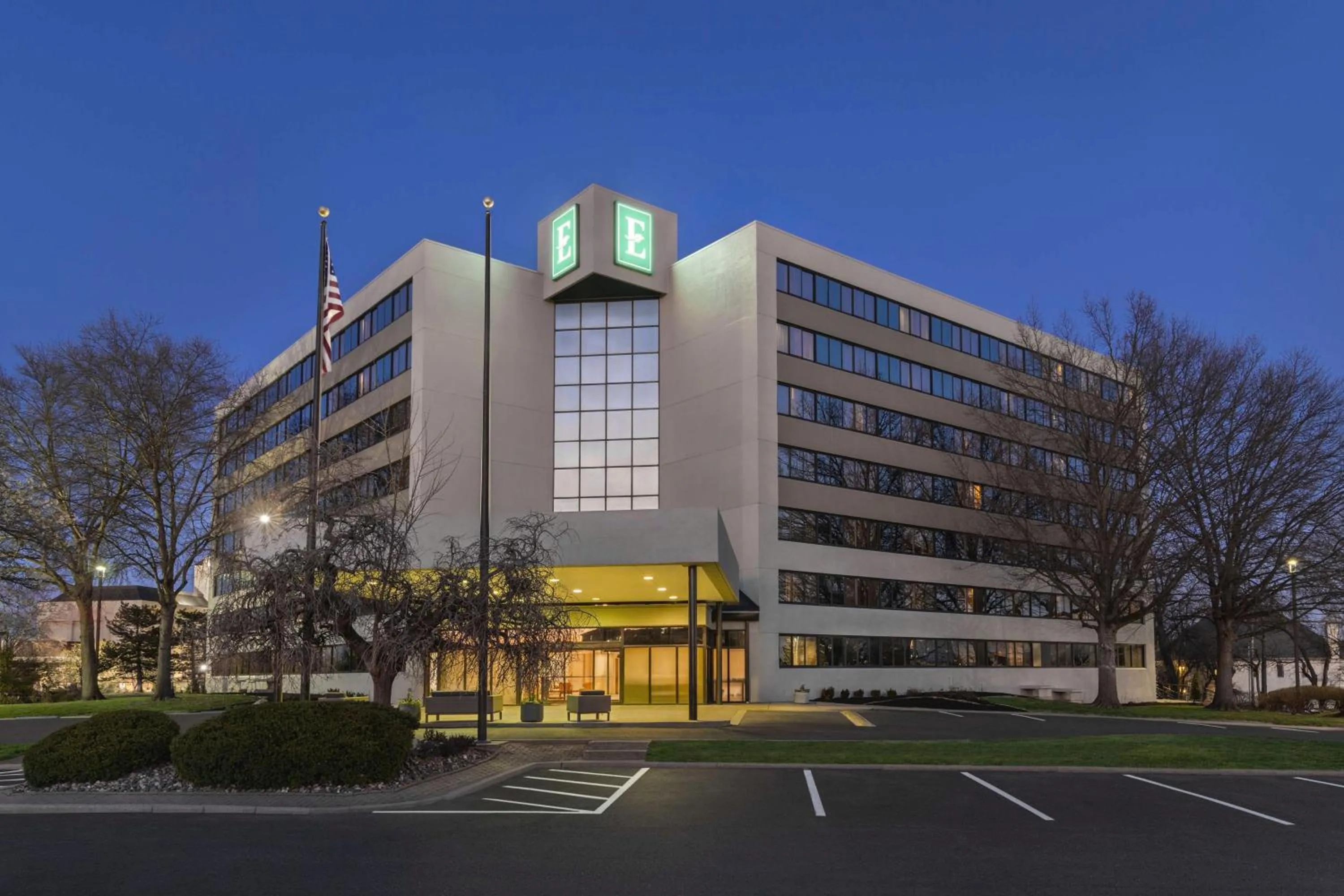 Property building in Embassy Suites by Hilton Kansas City Overland Park