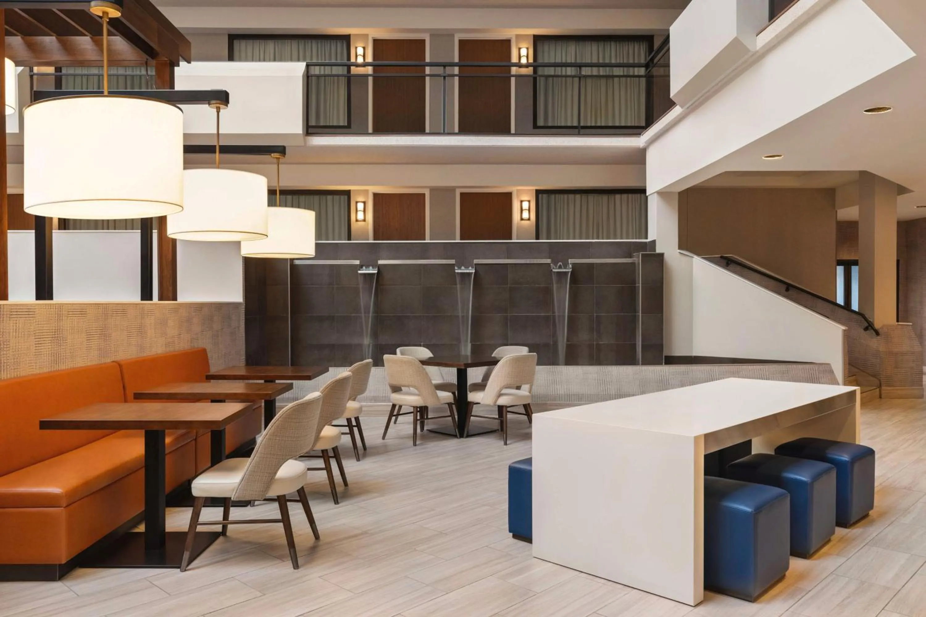 Restaurant/places to eat in Embassy Suites by Hilton Kansas City Overland Park