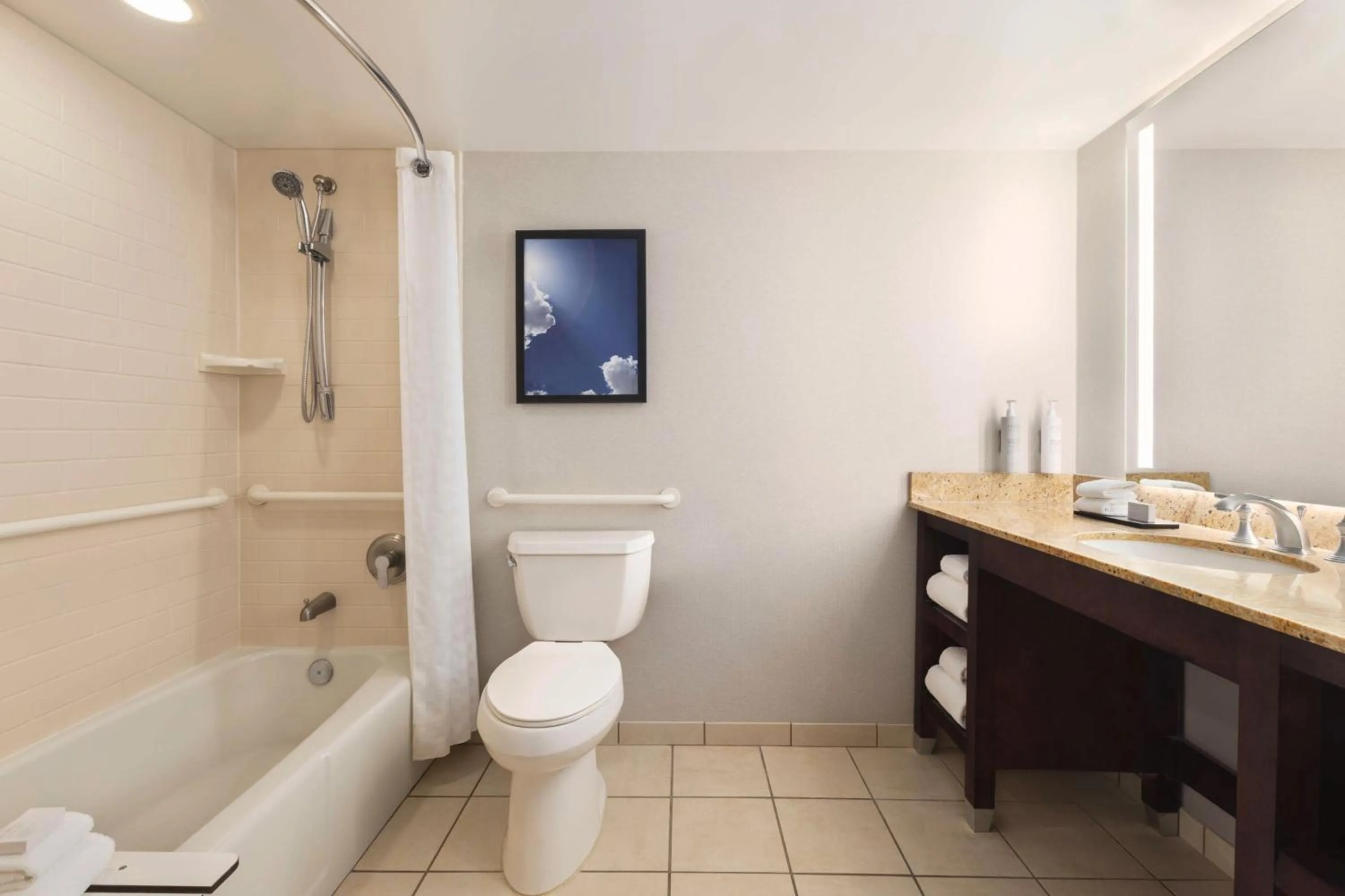 Bathroom in Embassy Suites by Hilton Kansas City Overland Park