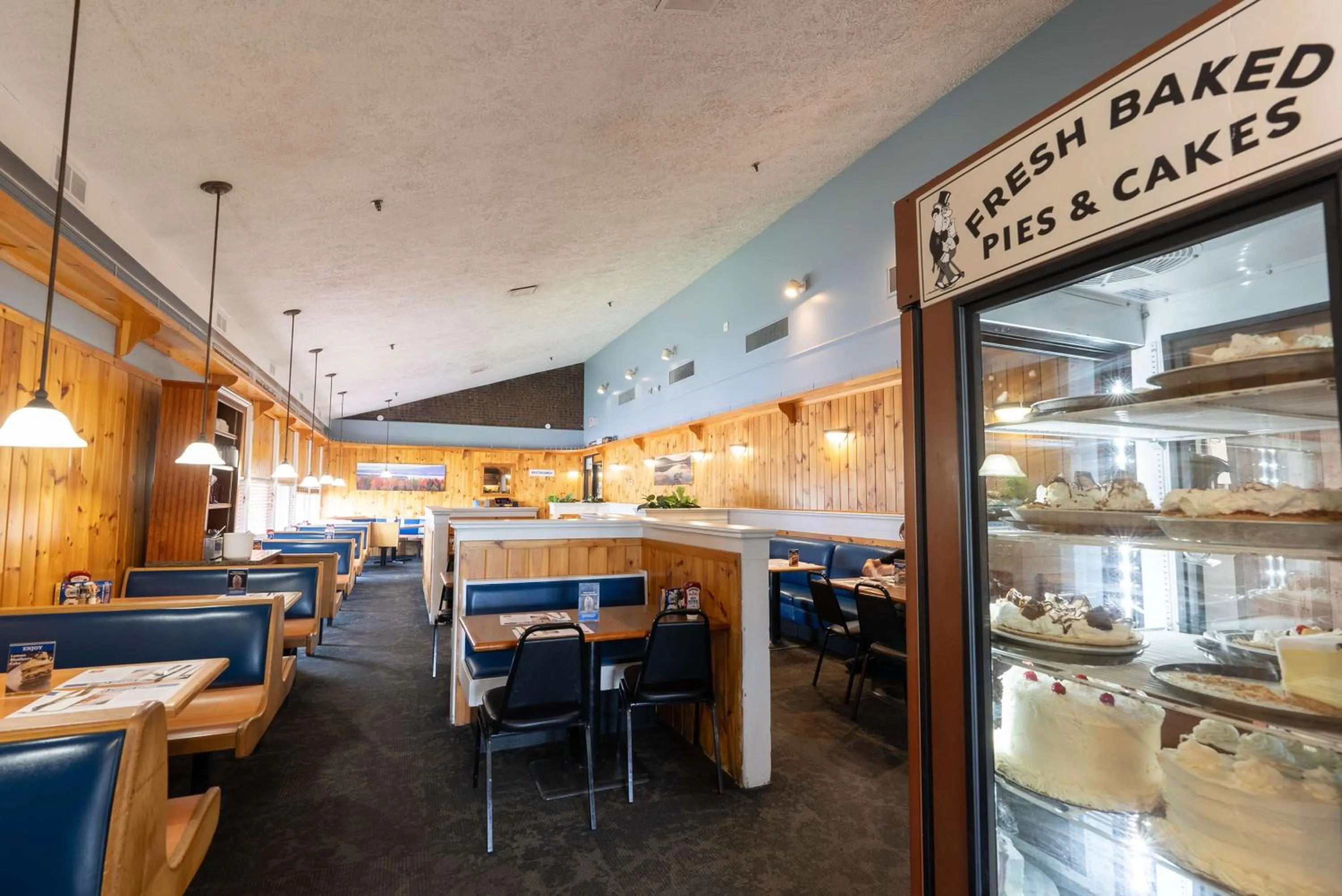 Restaurant/places to eat in Fireside Inn & Suites Waterville