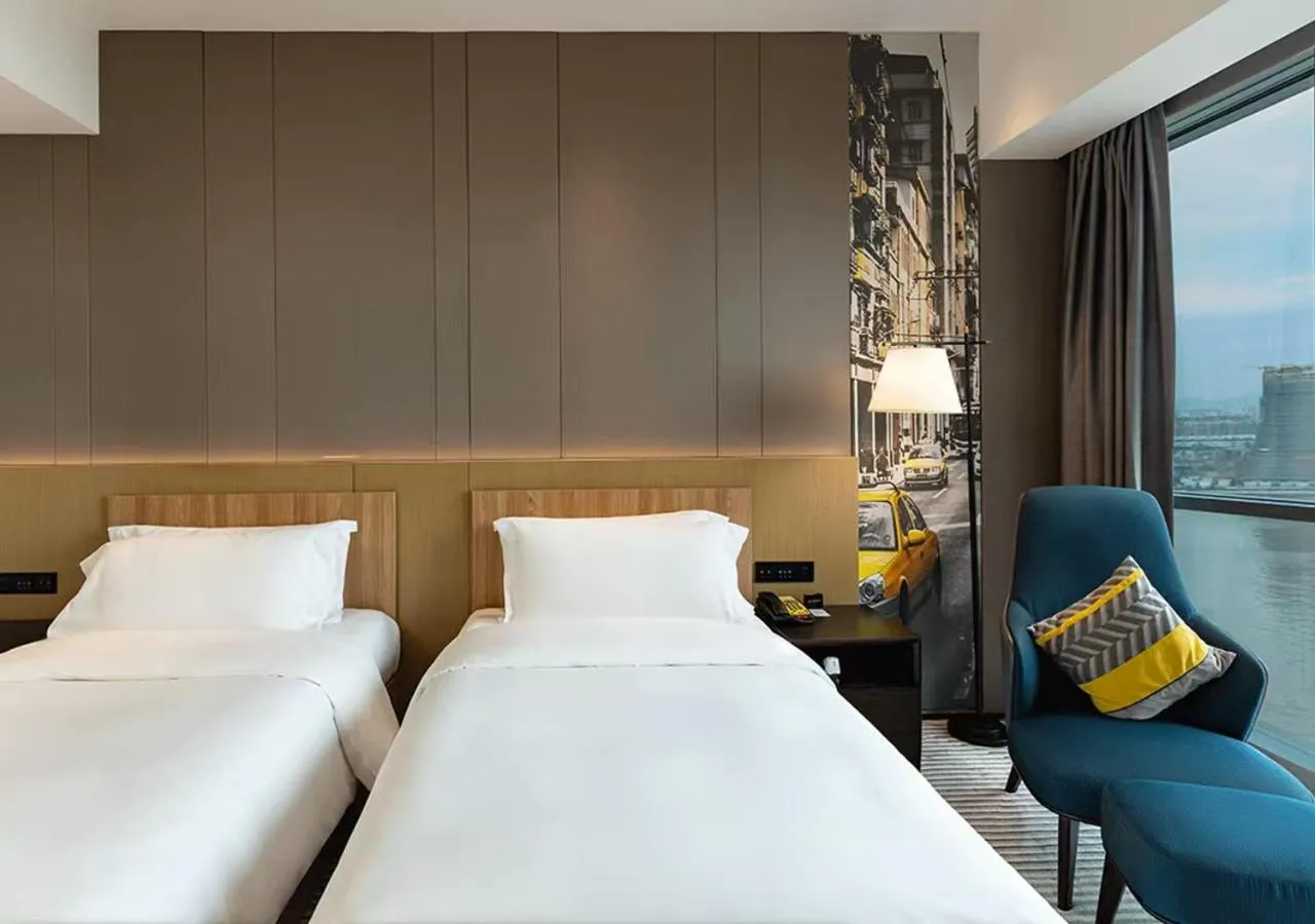 Photo of the whole room, Bed in La Yarda Hotel Guangzhou