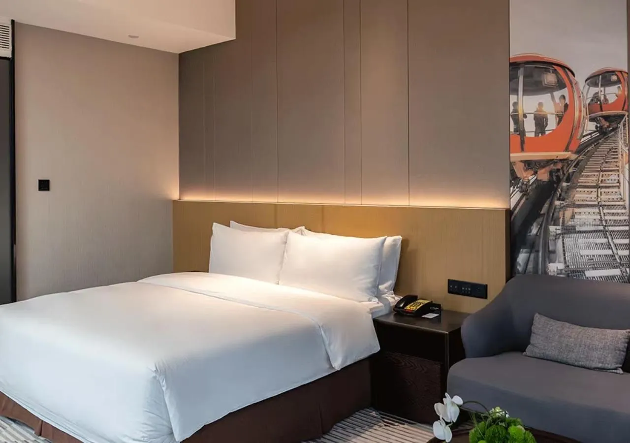 Photo of the whole room, Bed in La Yarda Hotel Guangzhou
