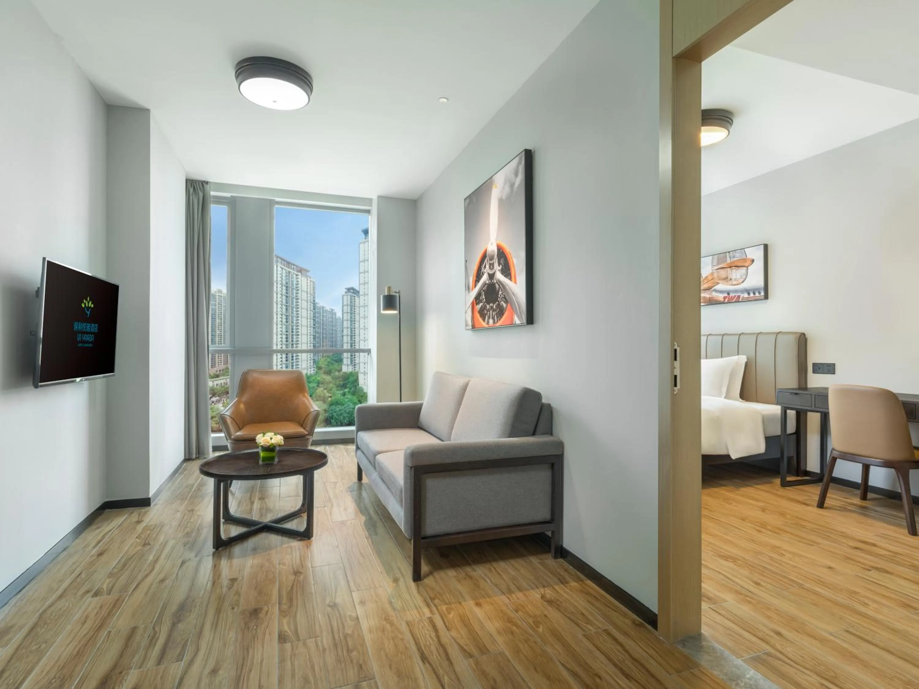 Communal lounge/ TV room in La Yarda Hotel Guangzhou