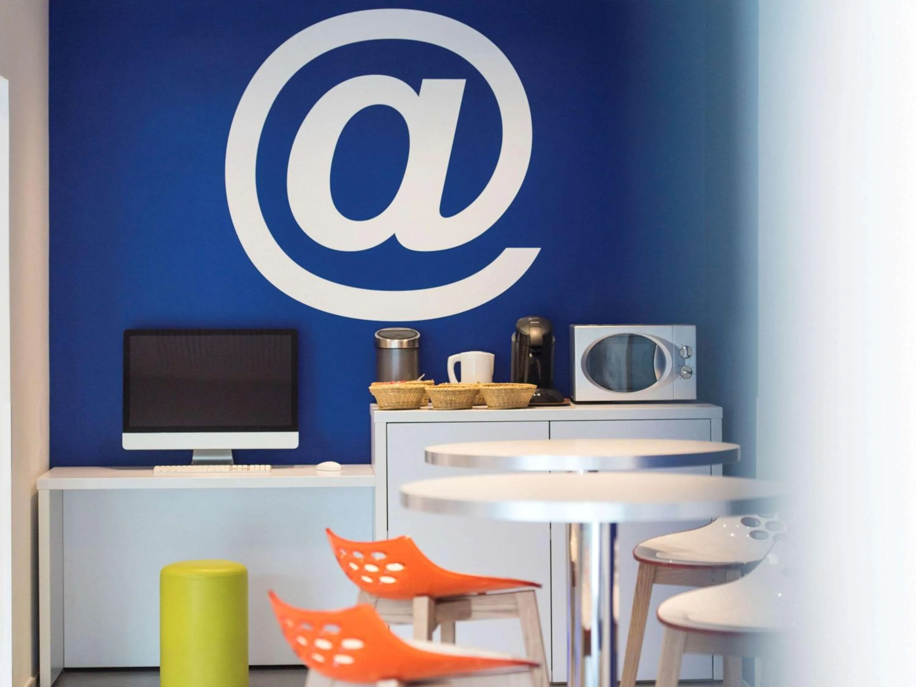 On site in Ibis Styles La Louvière