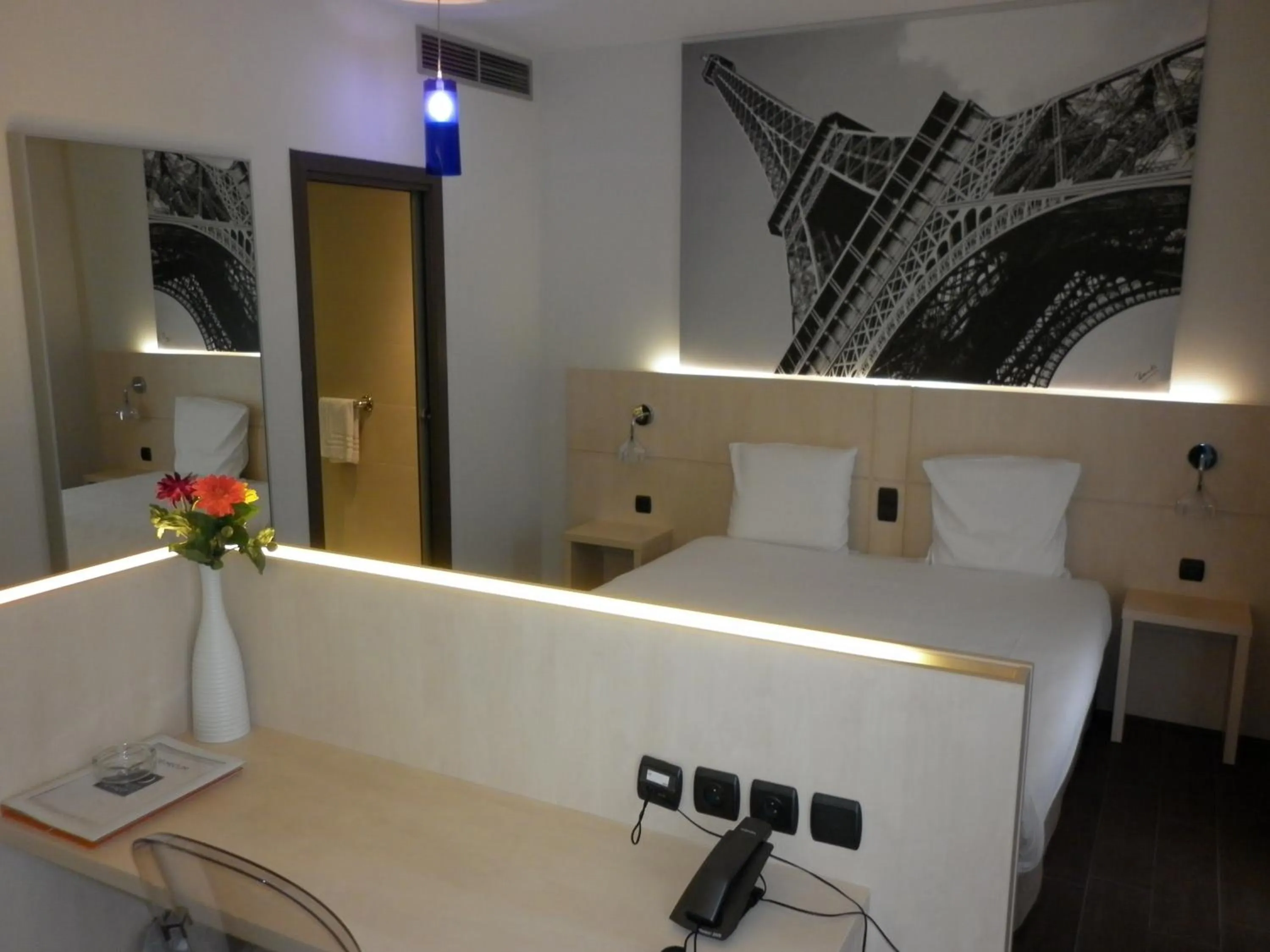 Bed in Ibis Styles La Louvière