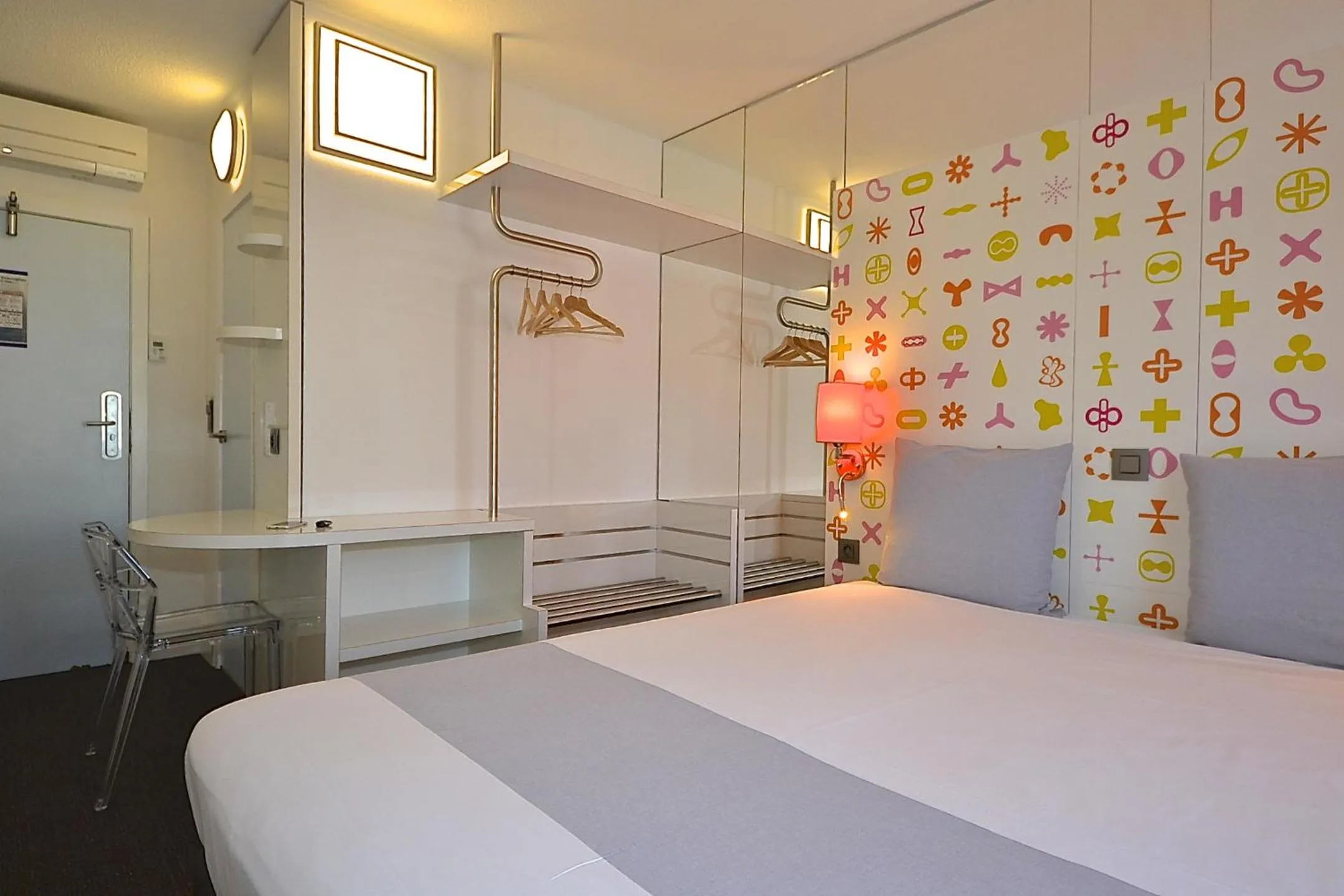 Bedroom, Bed in Ibis Styles La Louvière
