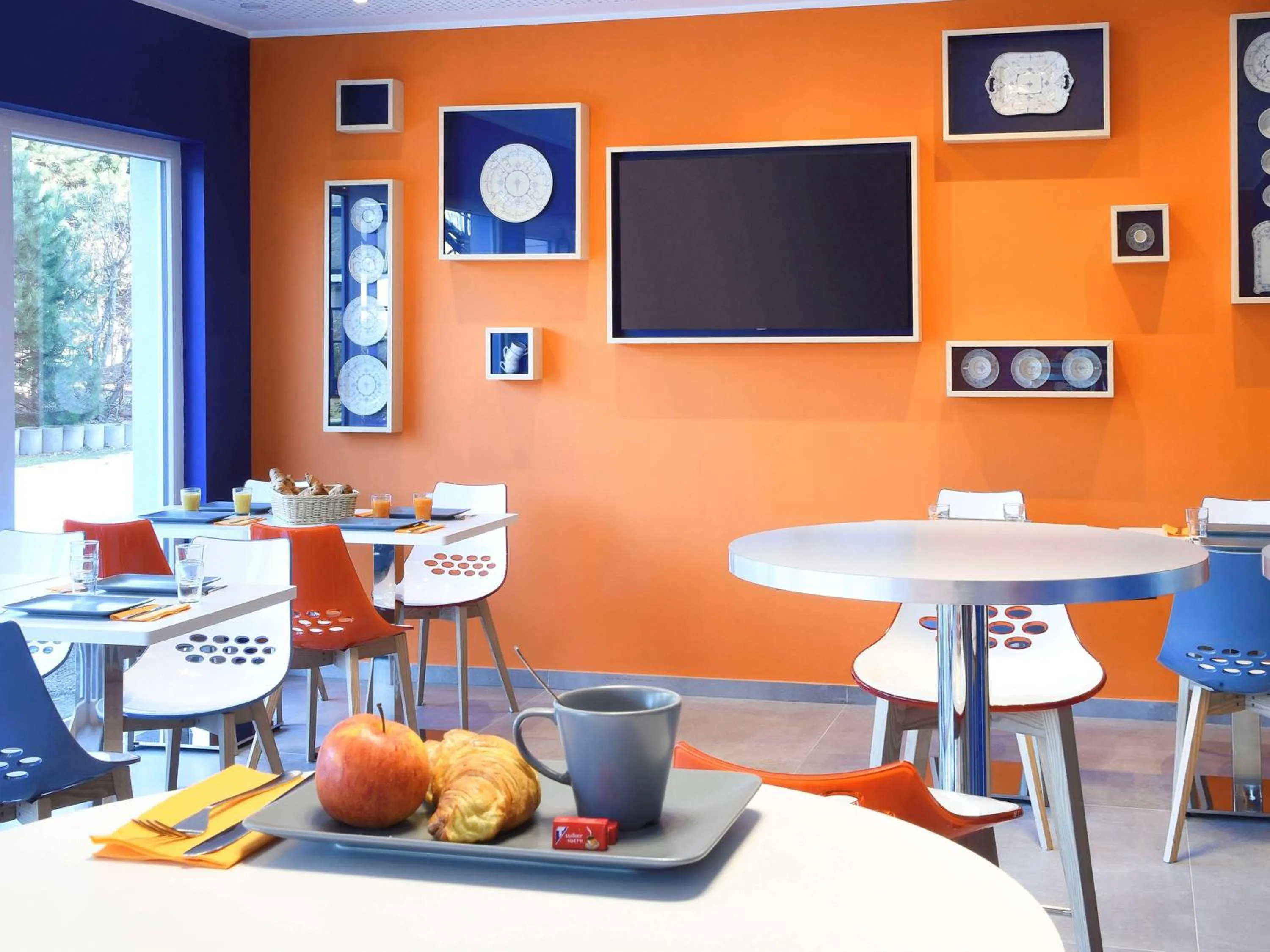 Restaurant/places to eat in Ibis Styles La Louvière