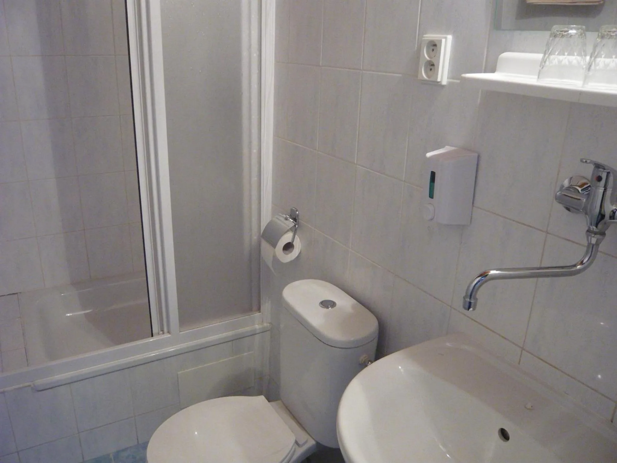 Bathroom in Hotel Hasa