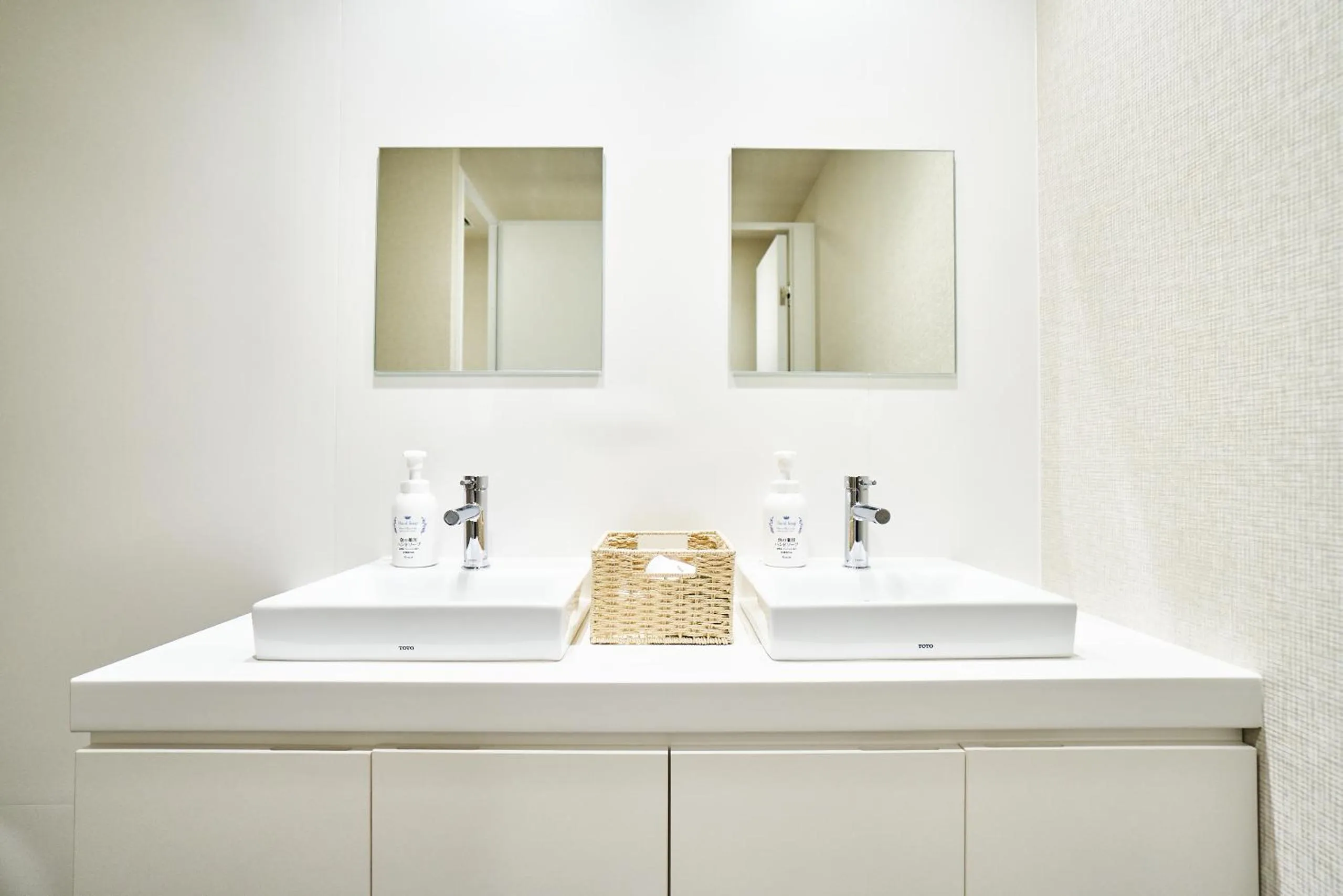 Area and facilities in &AND HOSTEL HOMMACHI EAST