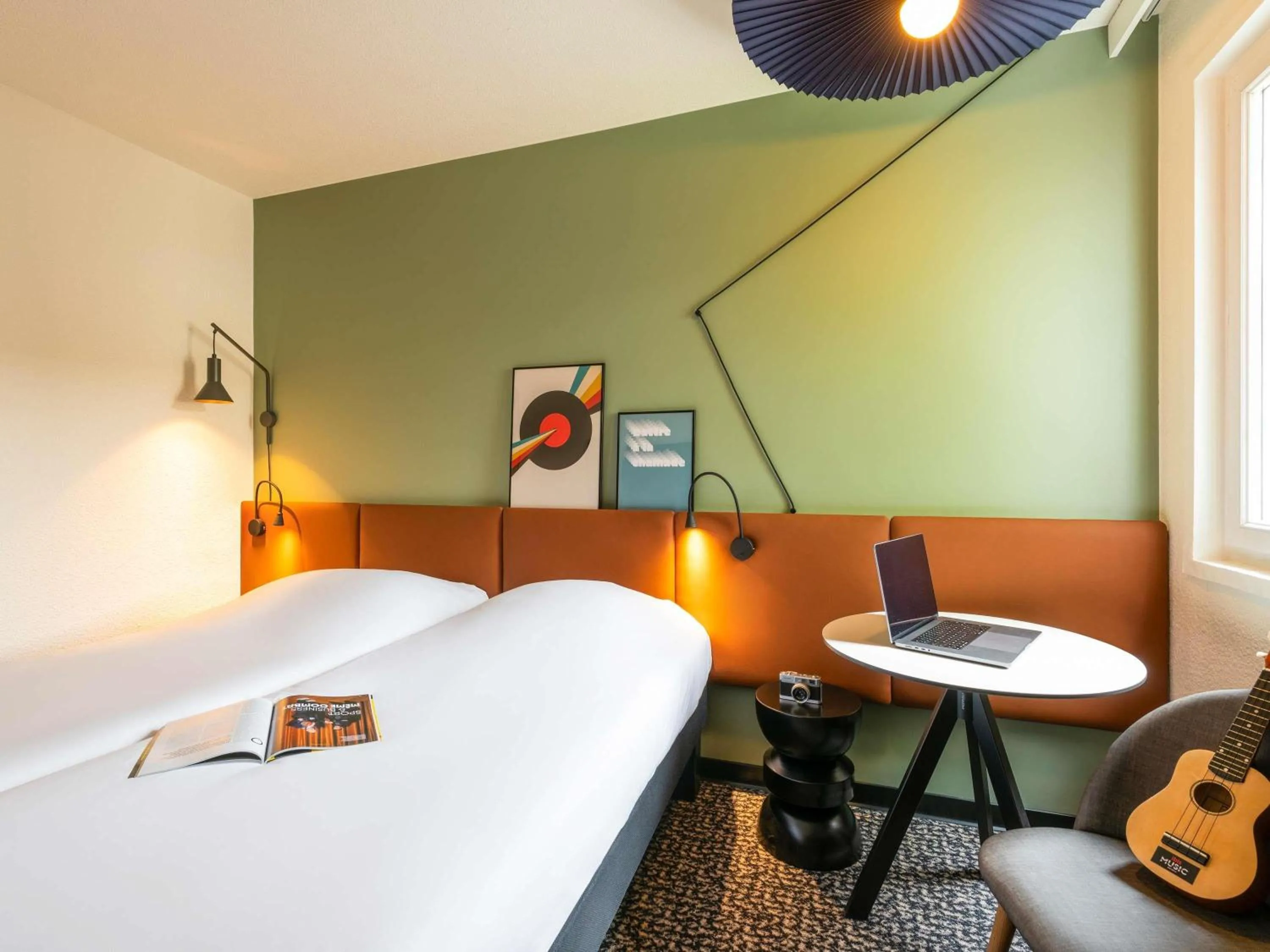 Bedroom, Bed in ibis Nuits Saint Georges