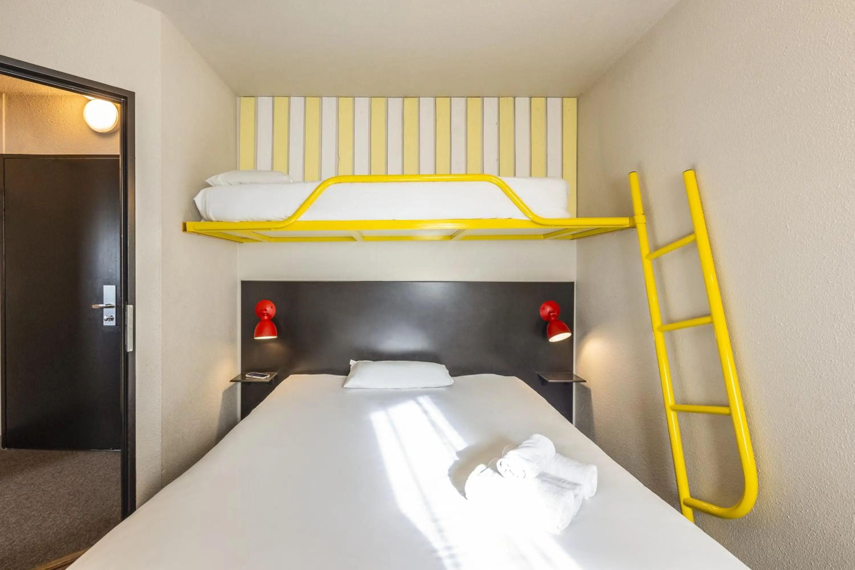 Bedroom, Bed in The Originals Access, Hôtel Limoges Nord